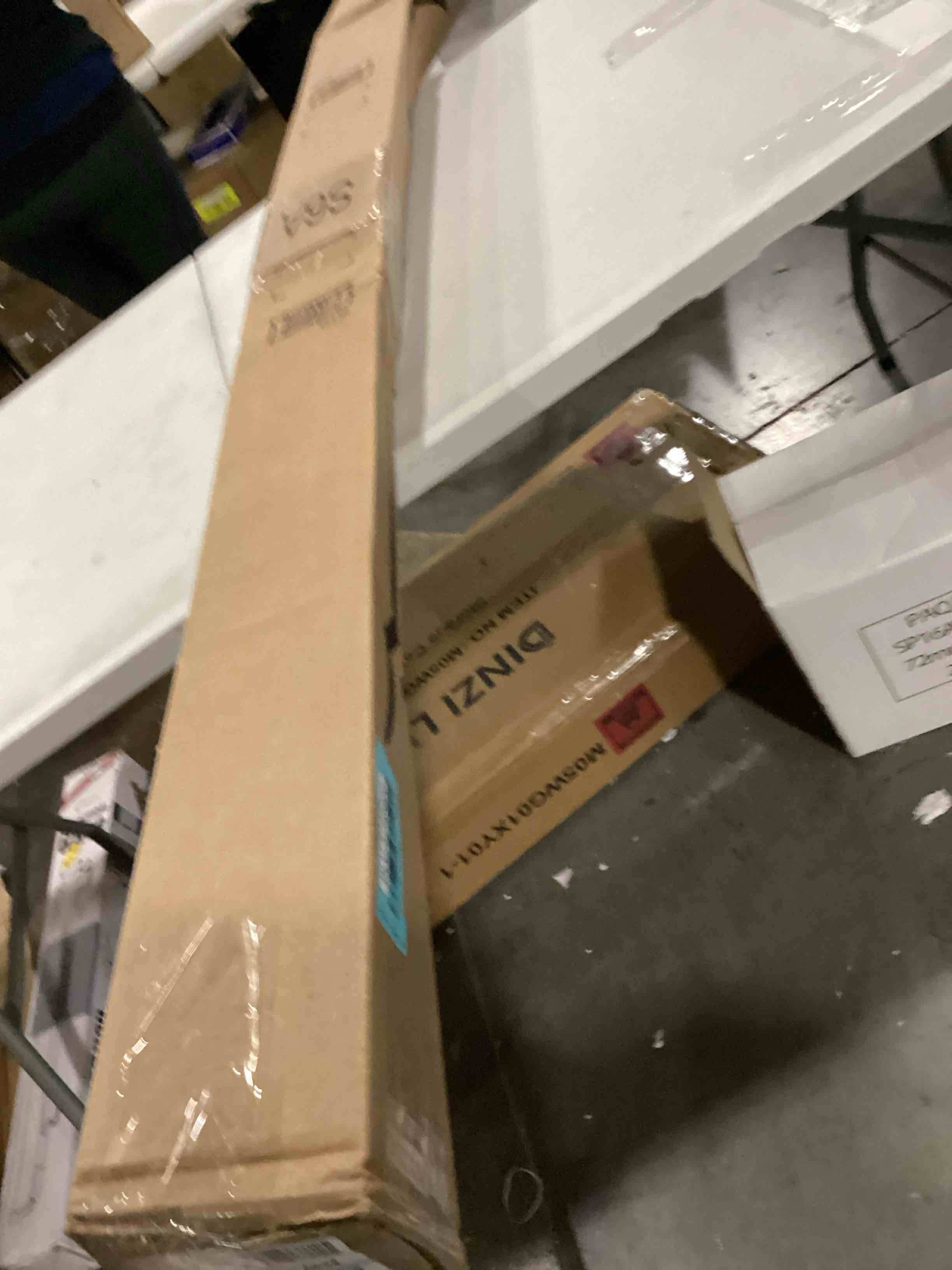 https://s3.amazonaws.com/lotting-images-prod/bidfta/BLU5788860_1709554990549.jpeg