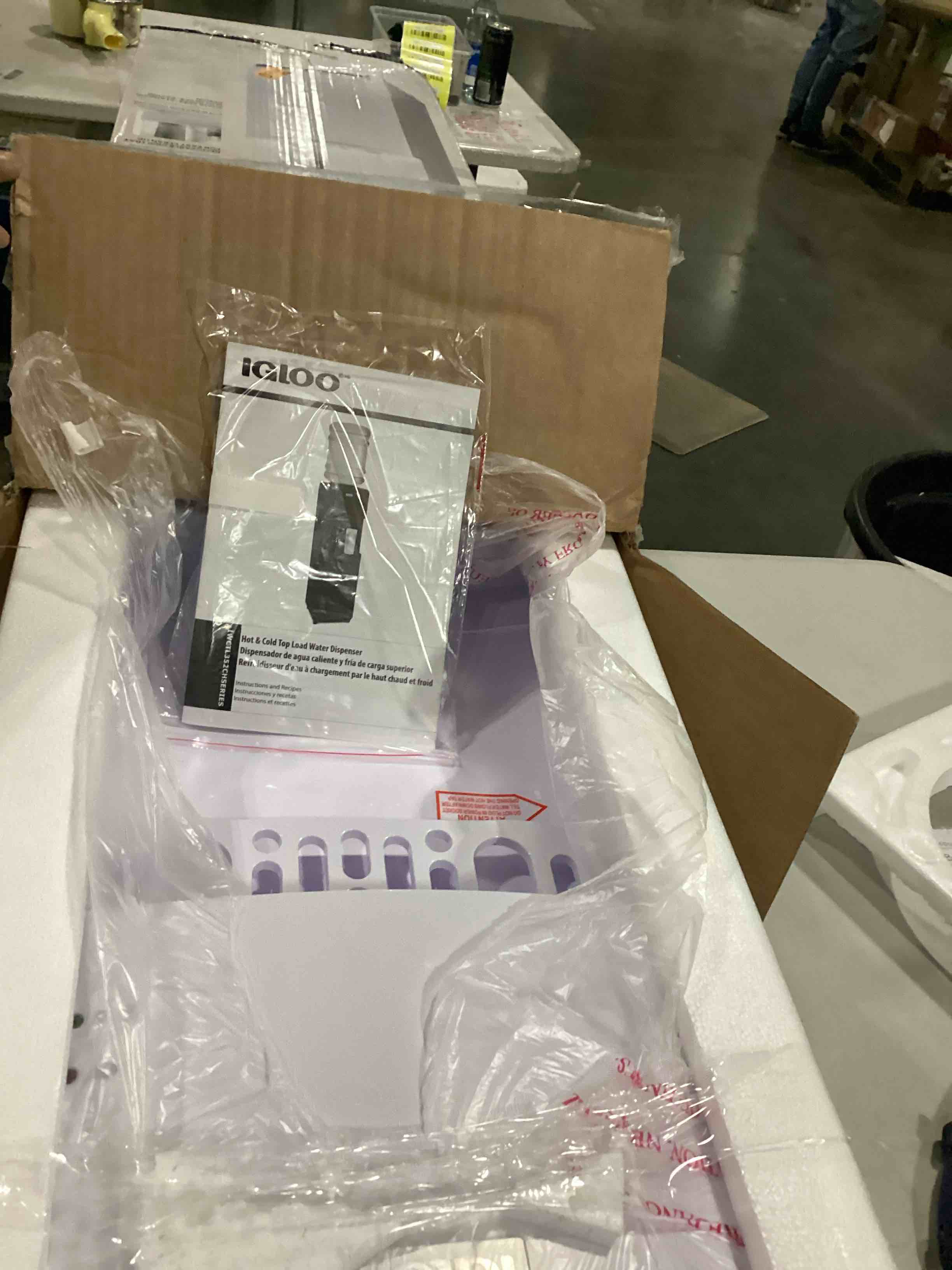https://s3.amazonaws.com/lotting-images-prod/bidfta/BLU5788864_1709556134560.jpeg