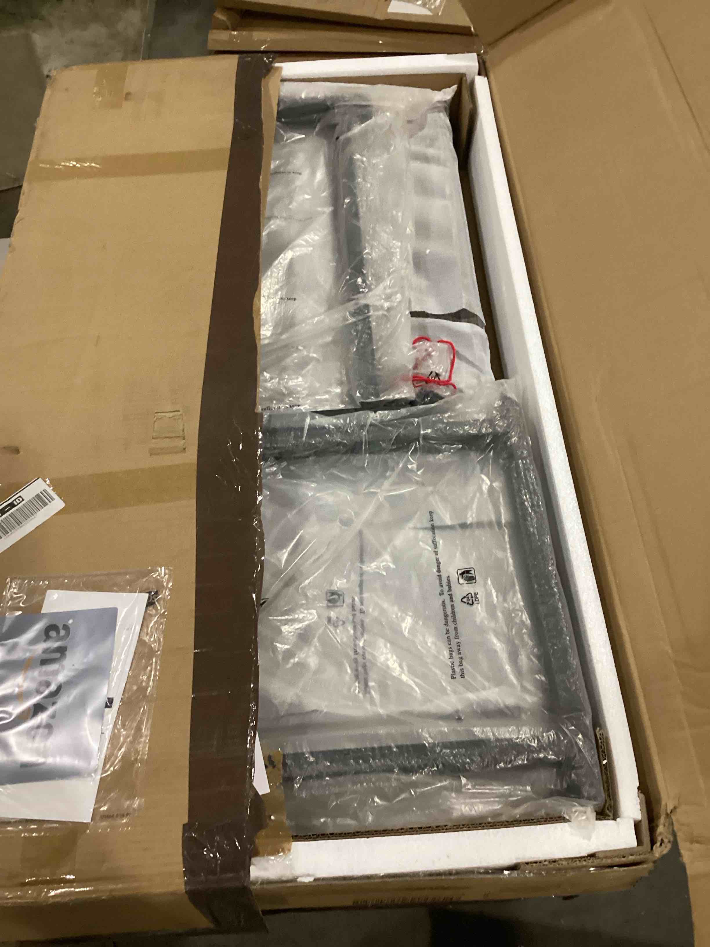 https://s3.amazonaws.com/lotting-images-prod/bidfta/BLU5789010_1708350972372.jpeg