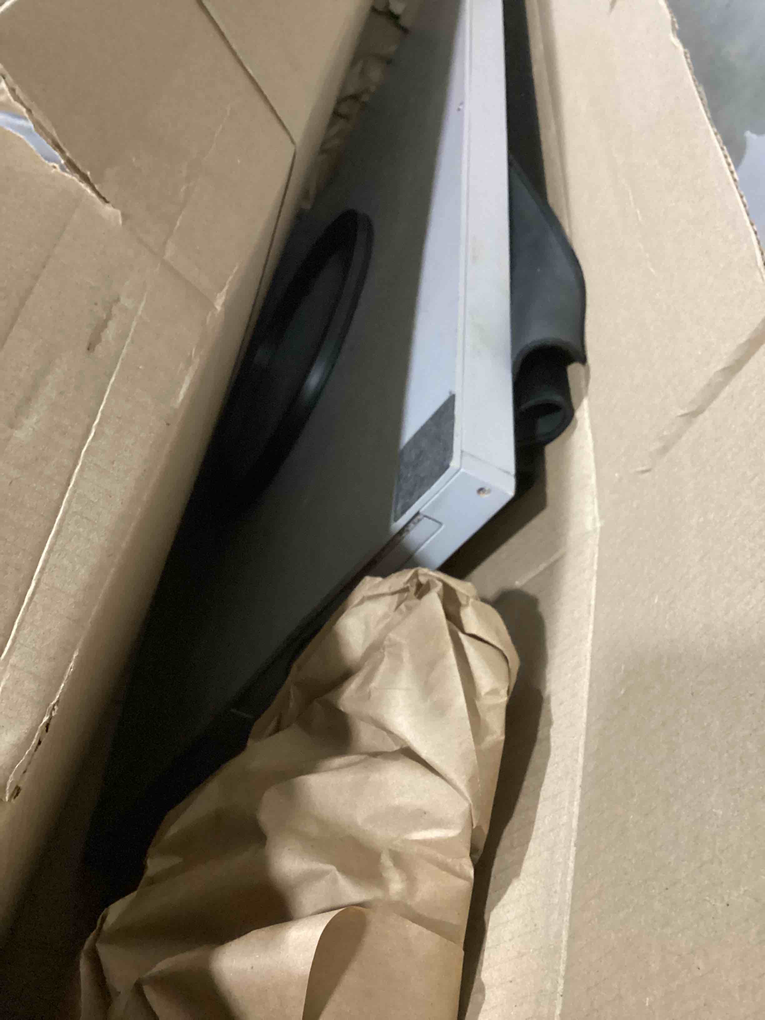 https://s3.amazonaws.com/lotting-images-prod/bidfta/BLU5789074_1708432173447.jpeg