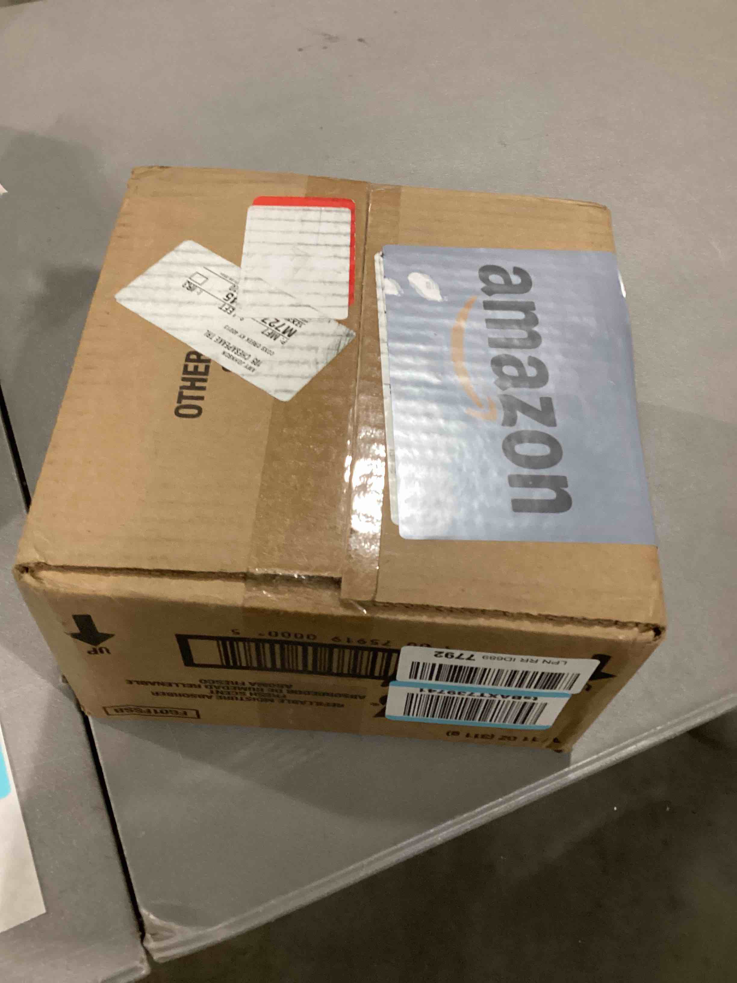 https://s3.amazonaws.com/lotting-images-prod/bidfta/BLU5789414_1708714012478.jpeg