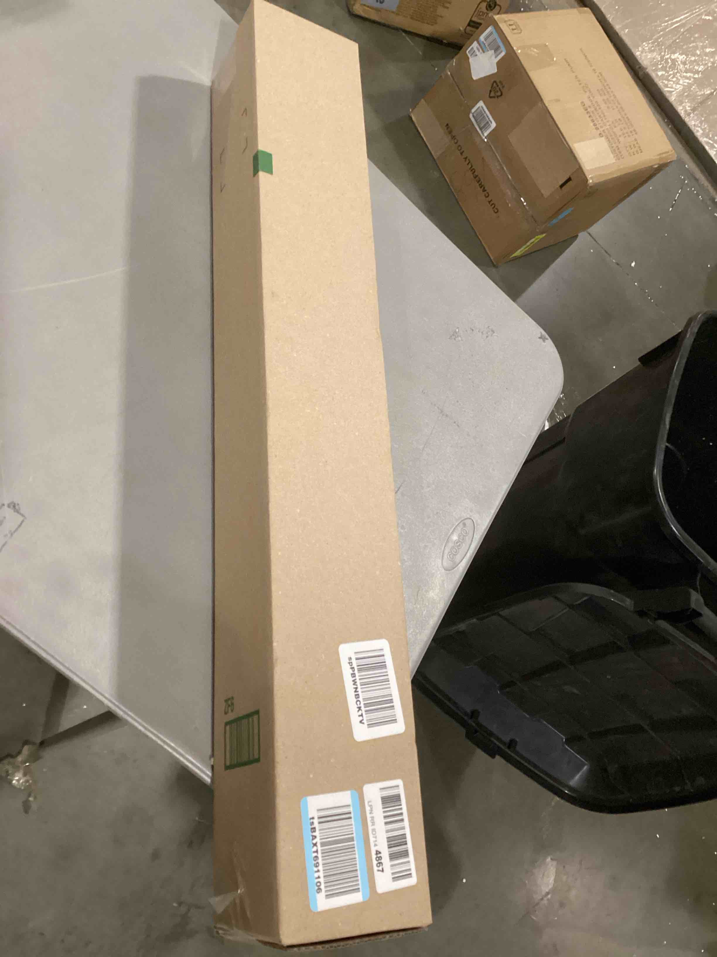 https://s3.amazonaws.com/lotting-images-prod/bidfta/BLU5790177_1709660828454.jpeg