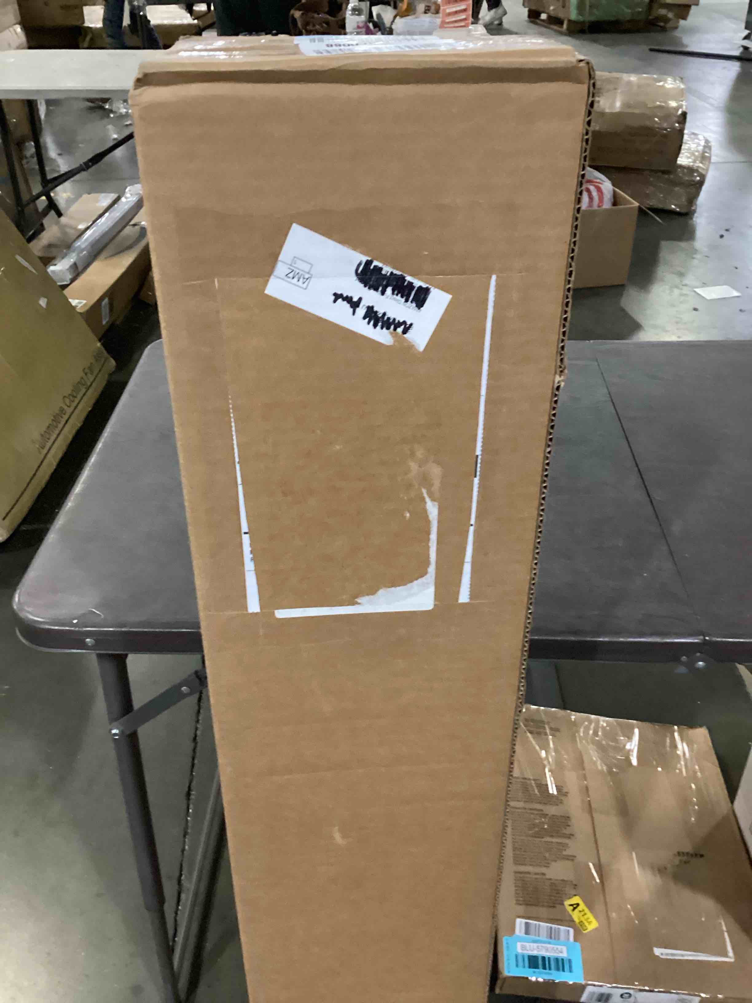 https://s3.amazonaws.com/lotting-images-prod/bidfta/BLU5790565_1707742456575.jpeg