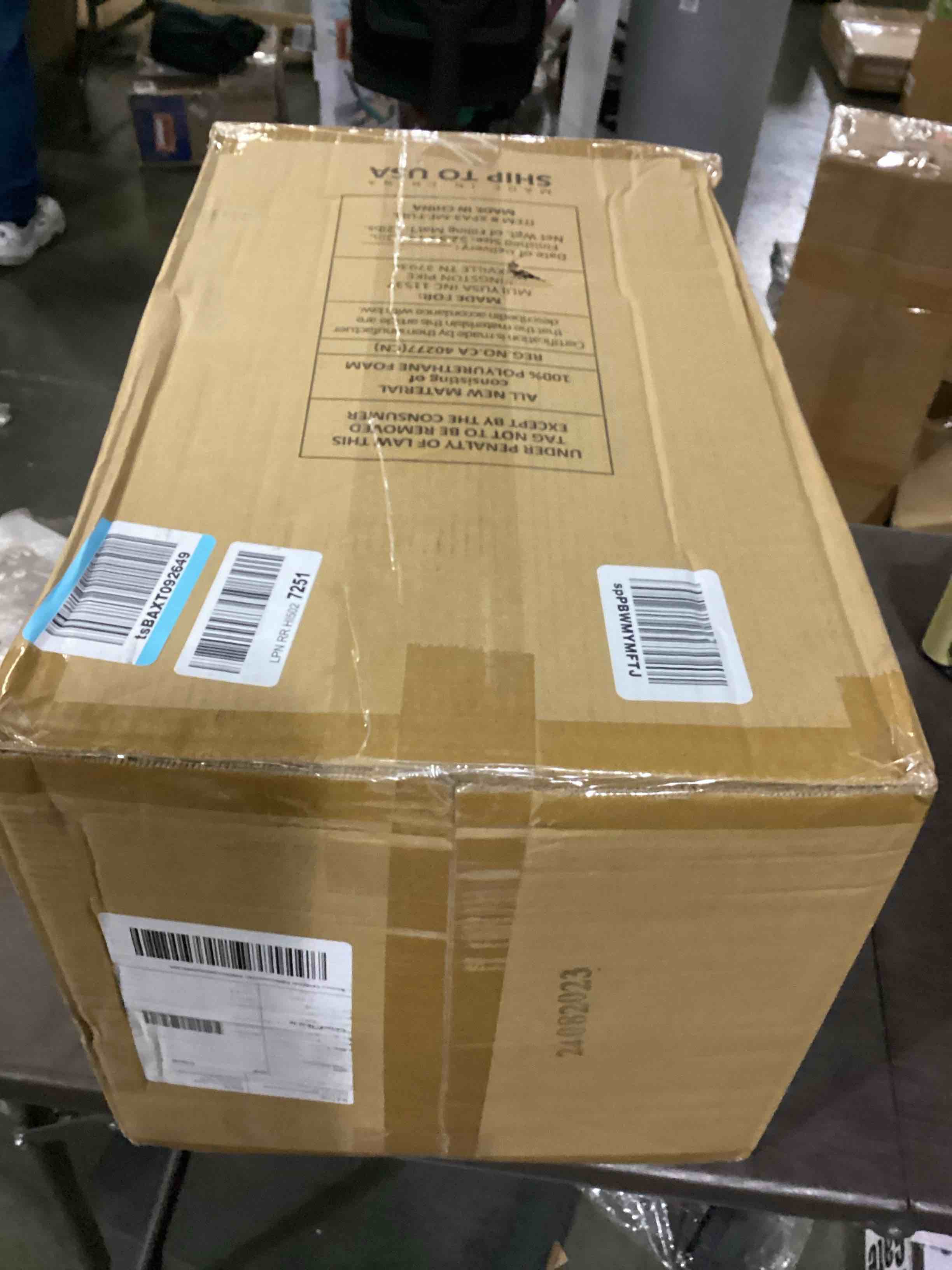 https://s3.amazonaws.com/lotting-images-prod/bidfta/BLU5790750_1708001126098.jpeg