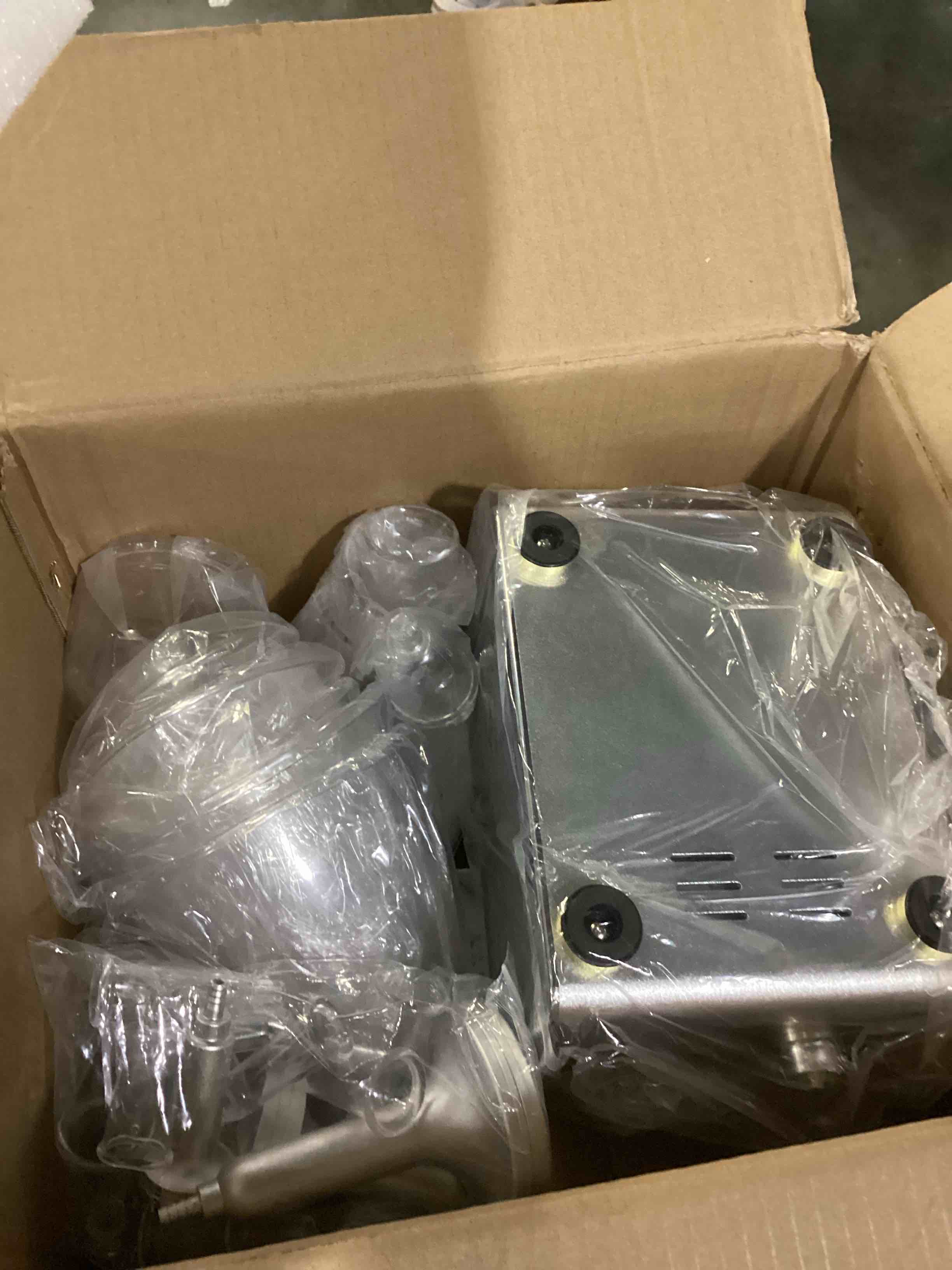 https://s3.amazonaws.com/lotting-images-prod/bidfta/BLU5790817_1708015440704.jpeg