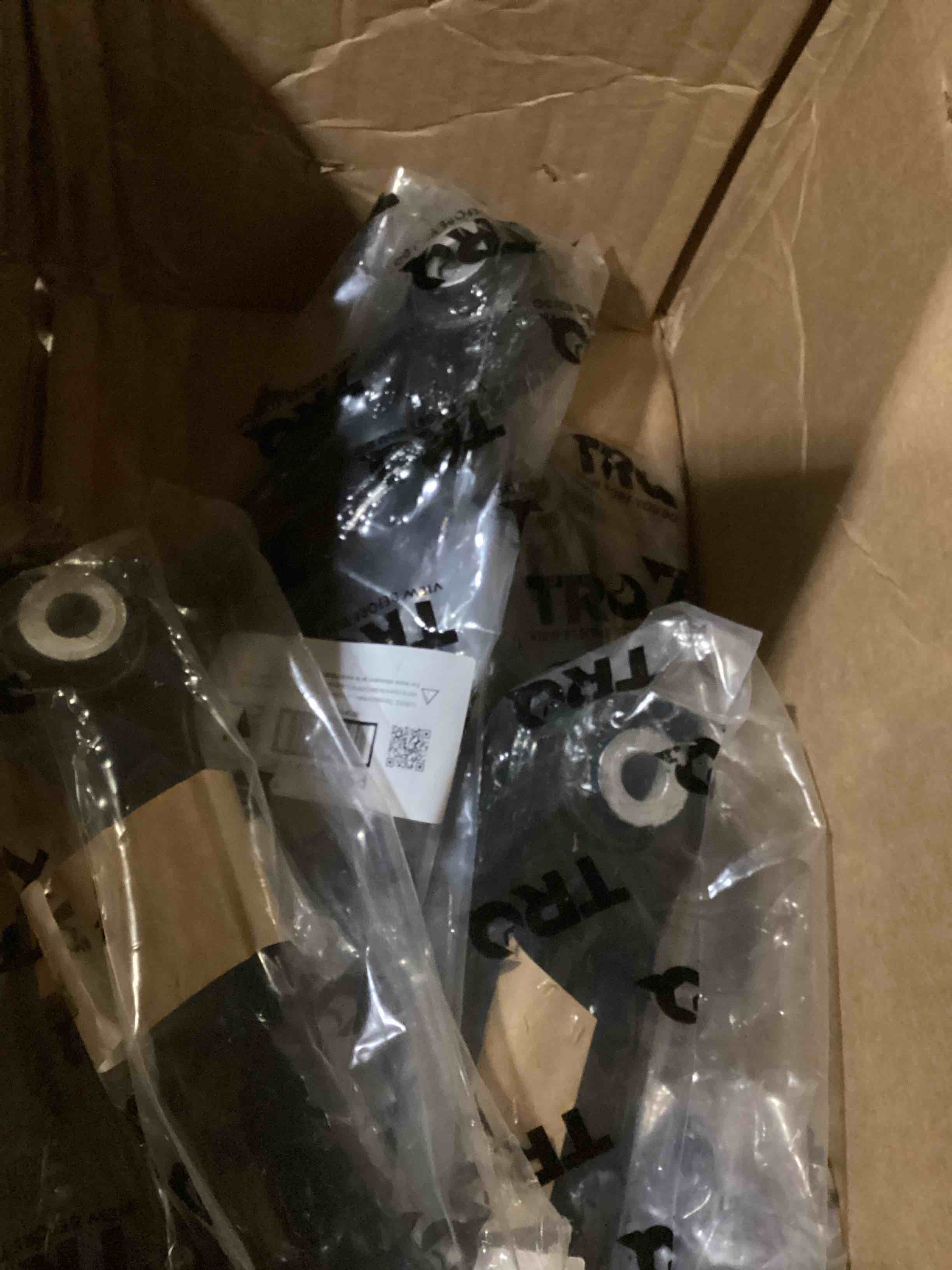 https://s3.amazonaws.com/lotting-images-prod/bidfta/BLU5790943_1708109000045.jpeg