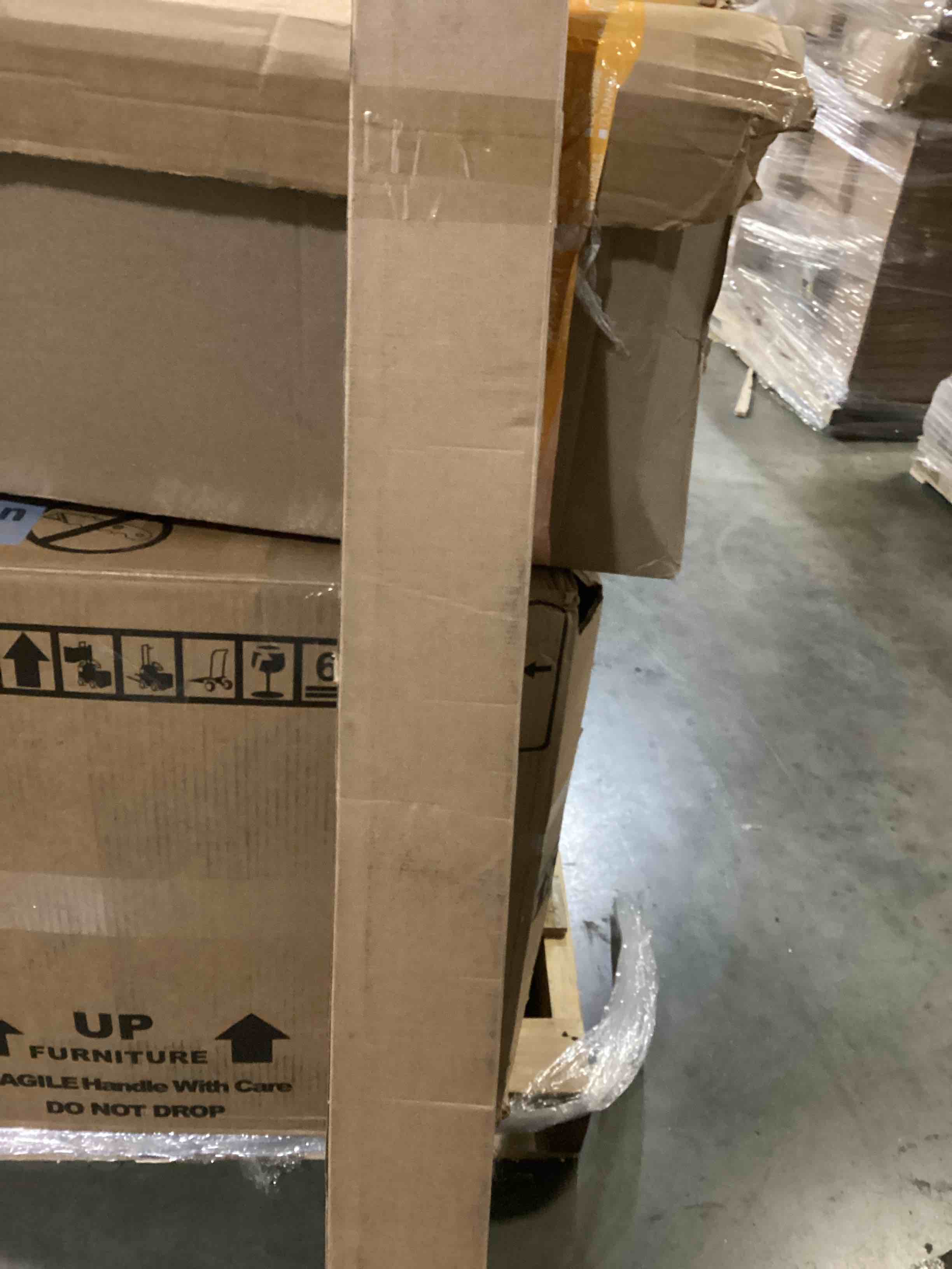 https://s3.amazonaws.com/lotting-images-prod/bidfta/BLU5790950_1708112289742.jpeg