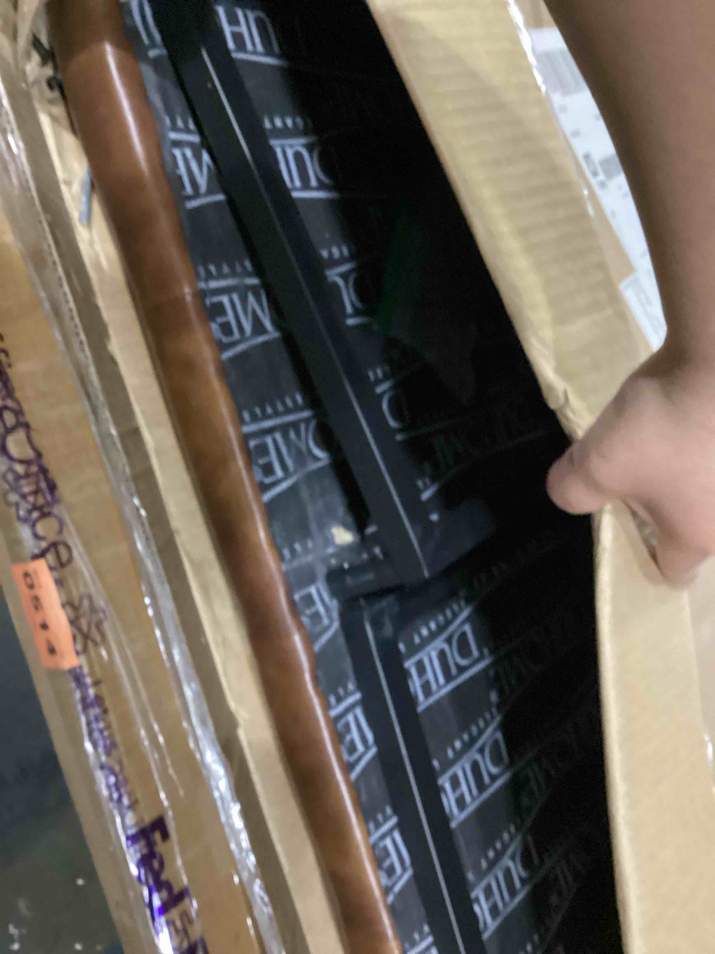 https://s3.amazonaws.com/lotting-images-prod/bidfta/BLU5790976_1708435791463.jpeg