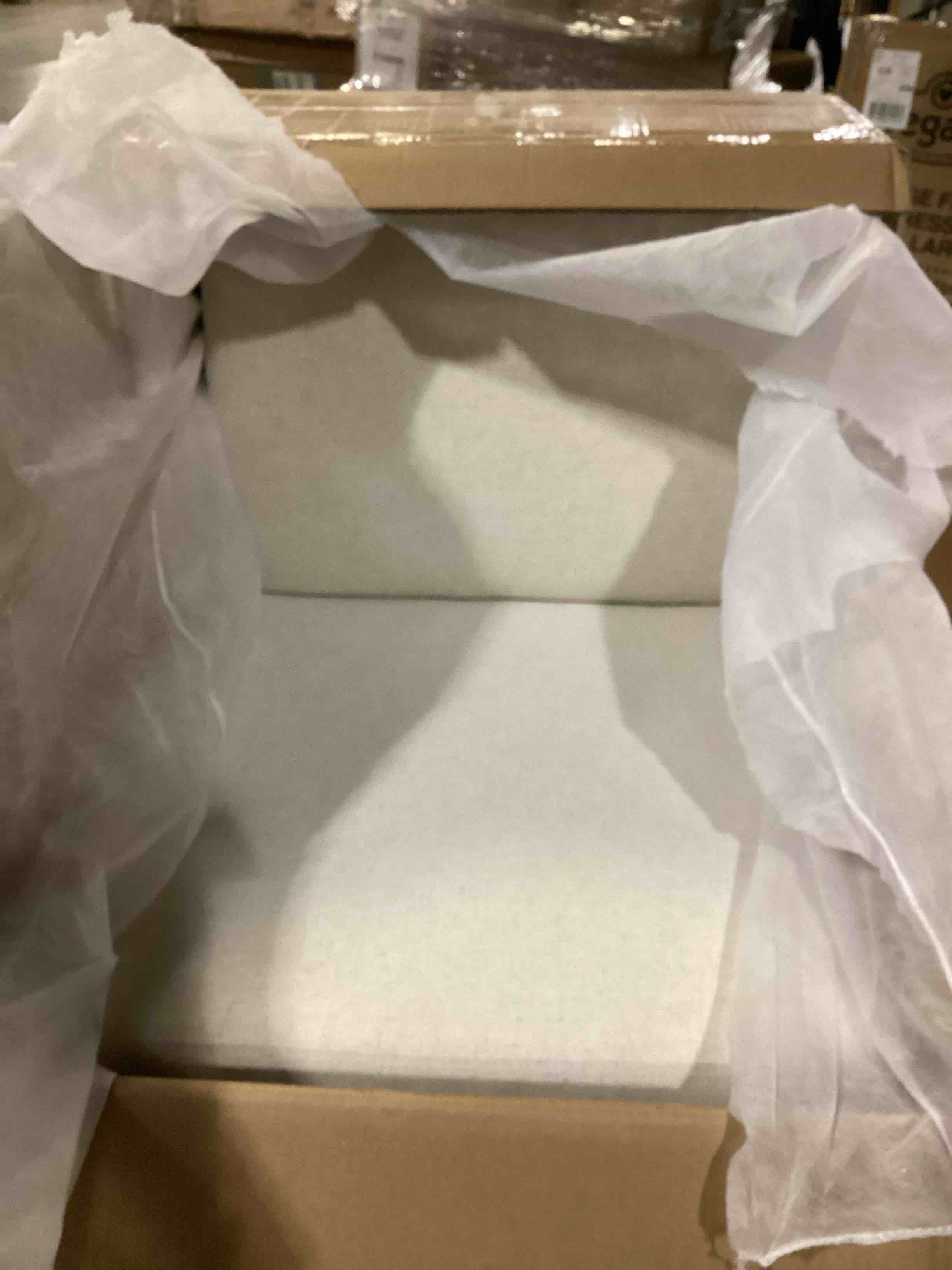 https://s3.amazonaws.com/lotting-images-prod/bidfta/BLU5791012_1708447483119.jpeg