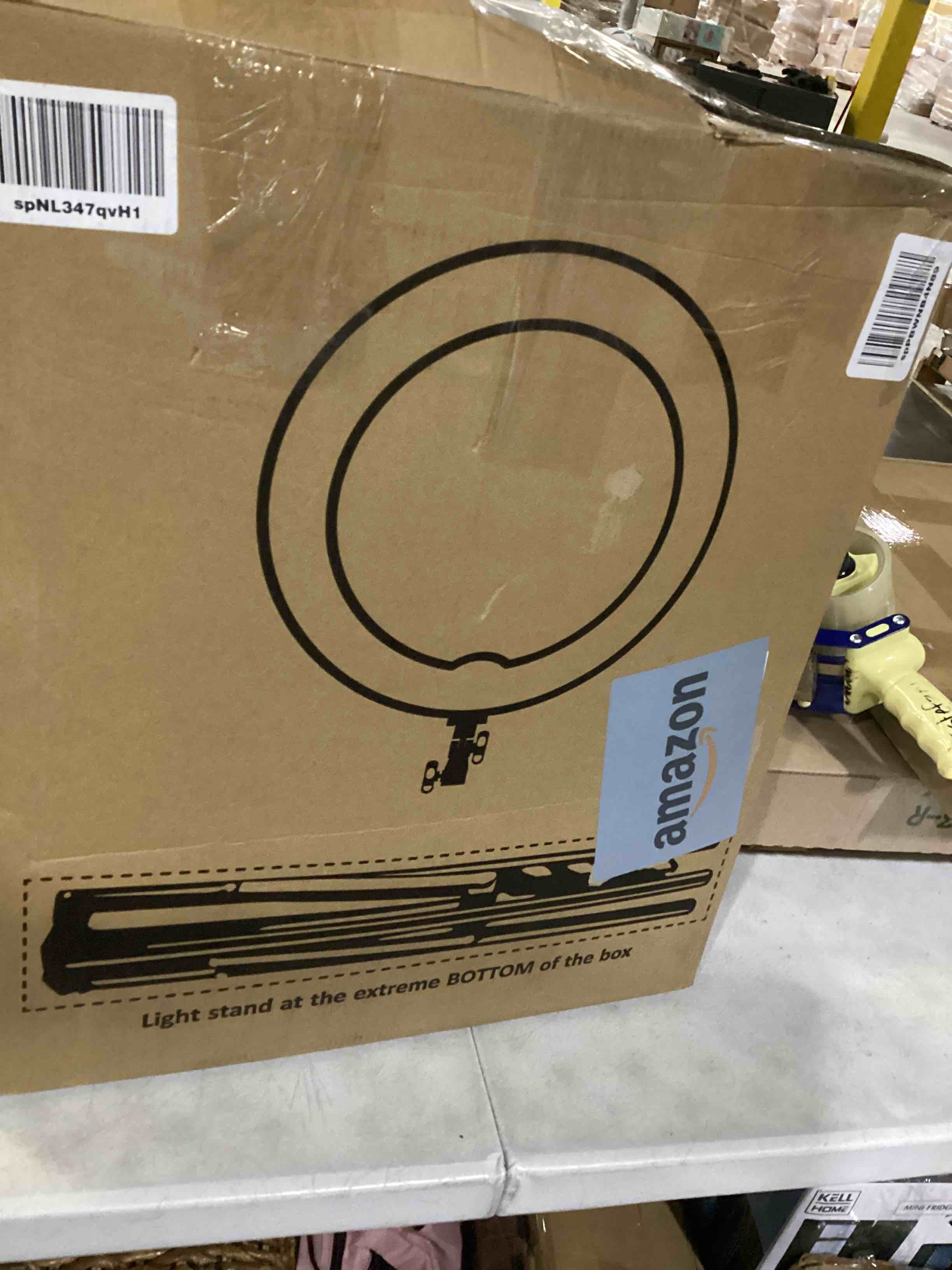 https://s3.amazonaws.com/lotting-images-prod/bidfta/BLU5791234_1708711679880.jpeg