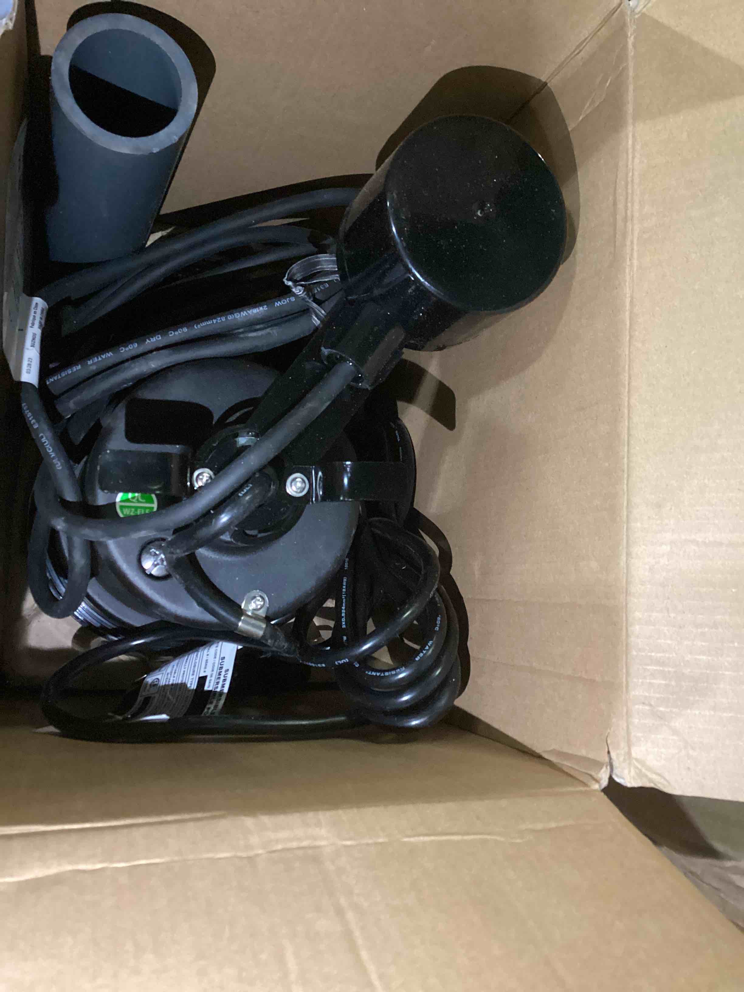 https://s3.amazonaws.com/lotting-images-prod/bidfta/BLU5791337_1709047457011.jpeg