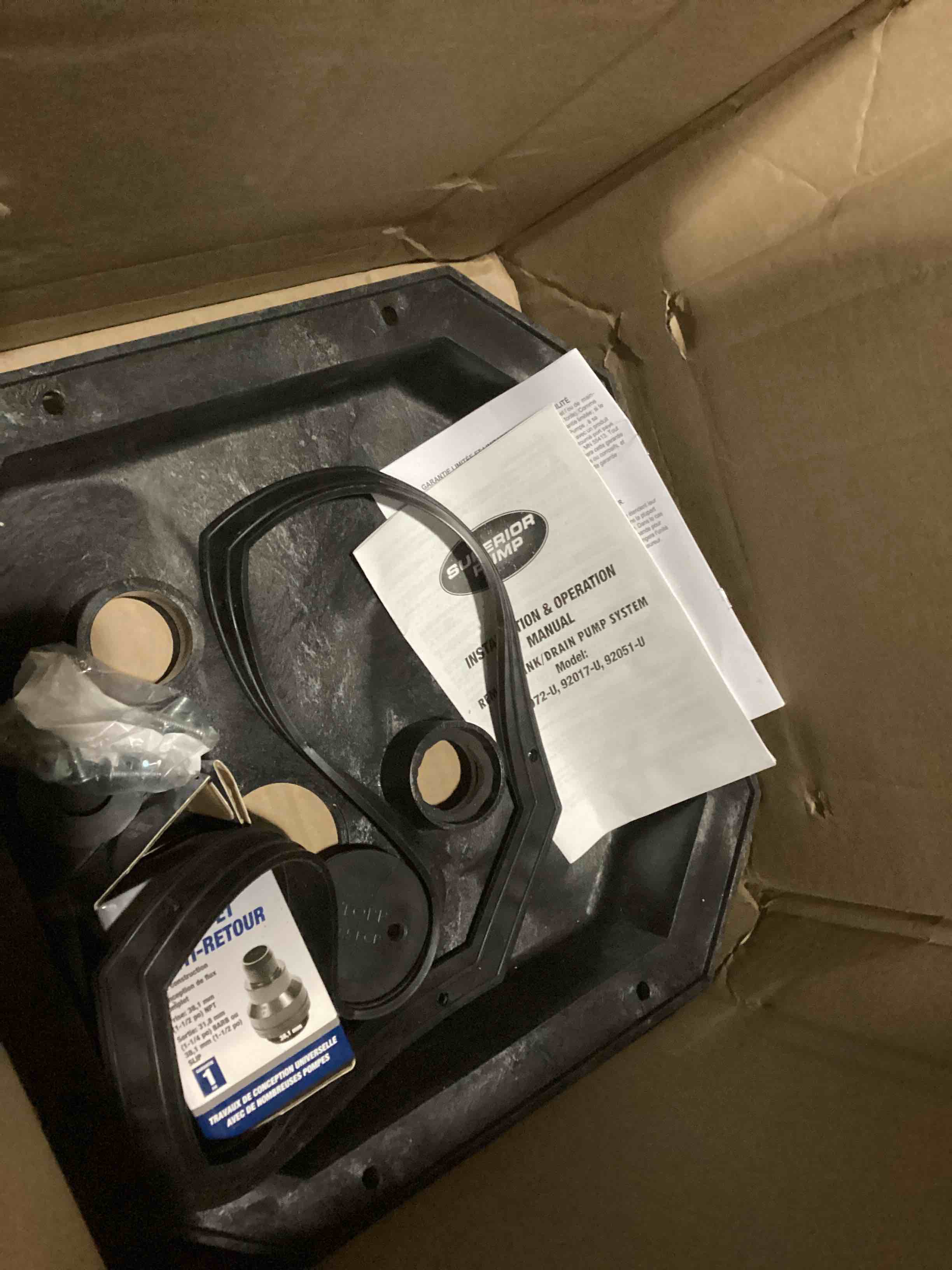 https://s3.amazonaws.com/lotting-images-prod/bidfta/BLU5791337_1709047488755.jpeg