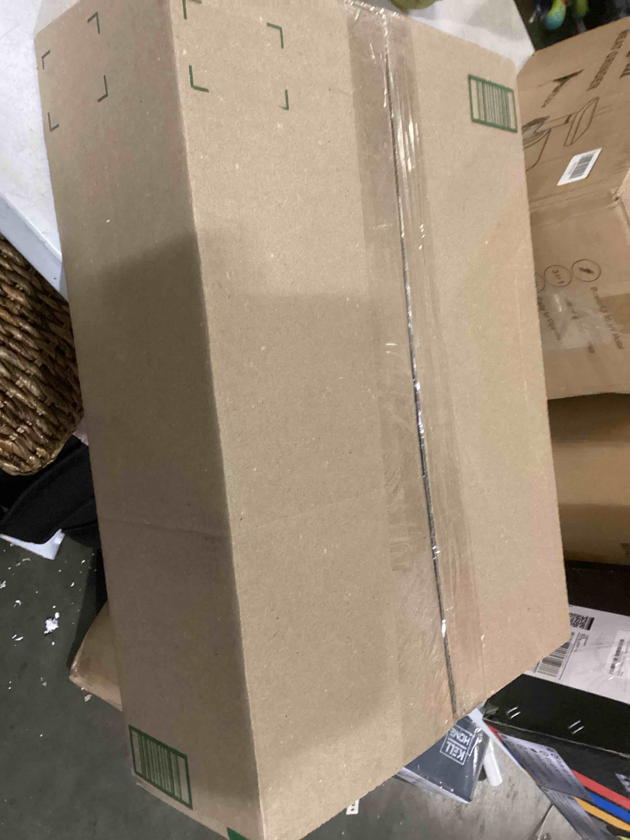https://s3.amazonaws.com/lotting-images-prod/bidfta/BLU5791749_1709570878170.jpeg