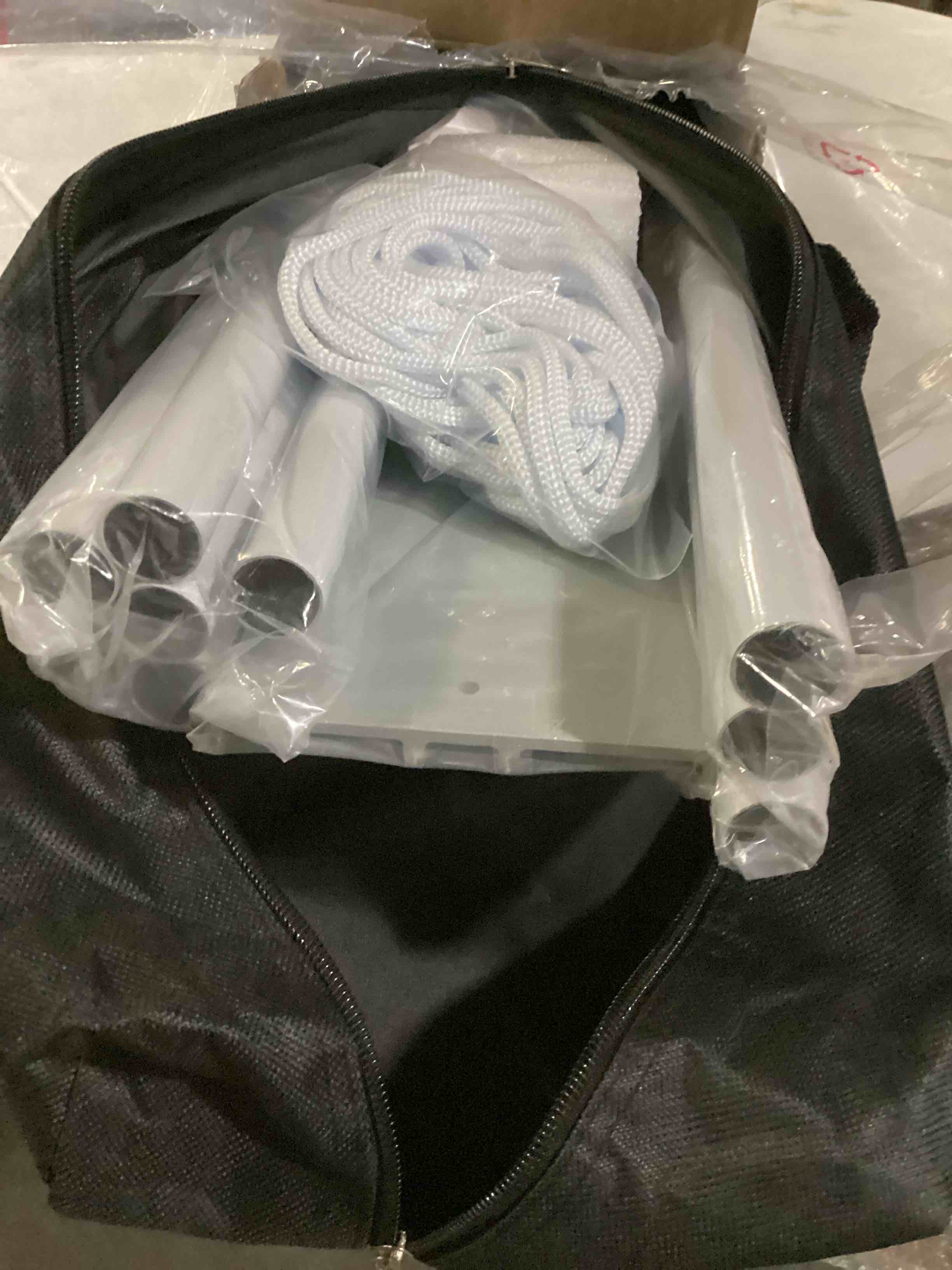 https://s3.amazonaws.com/lotting-images-prod/bidfta/BLU5791805_1709642442520.jpeg