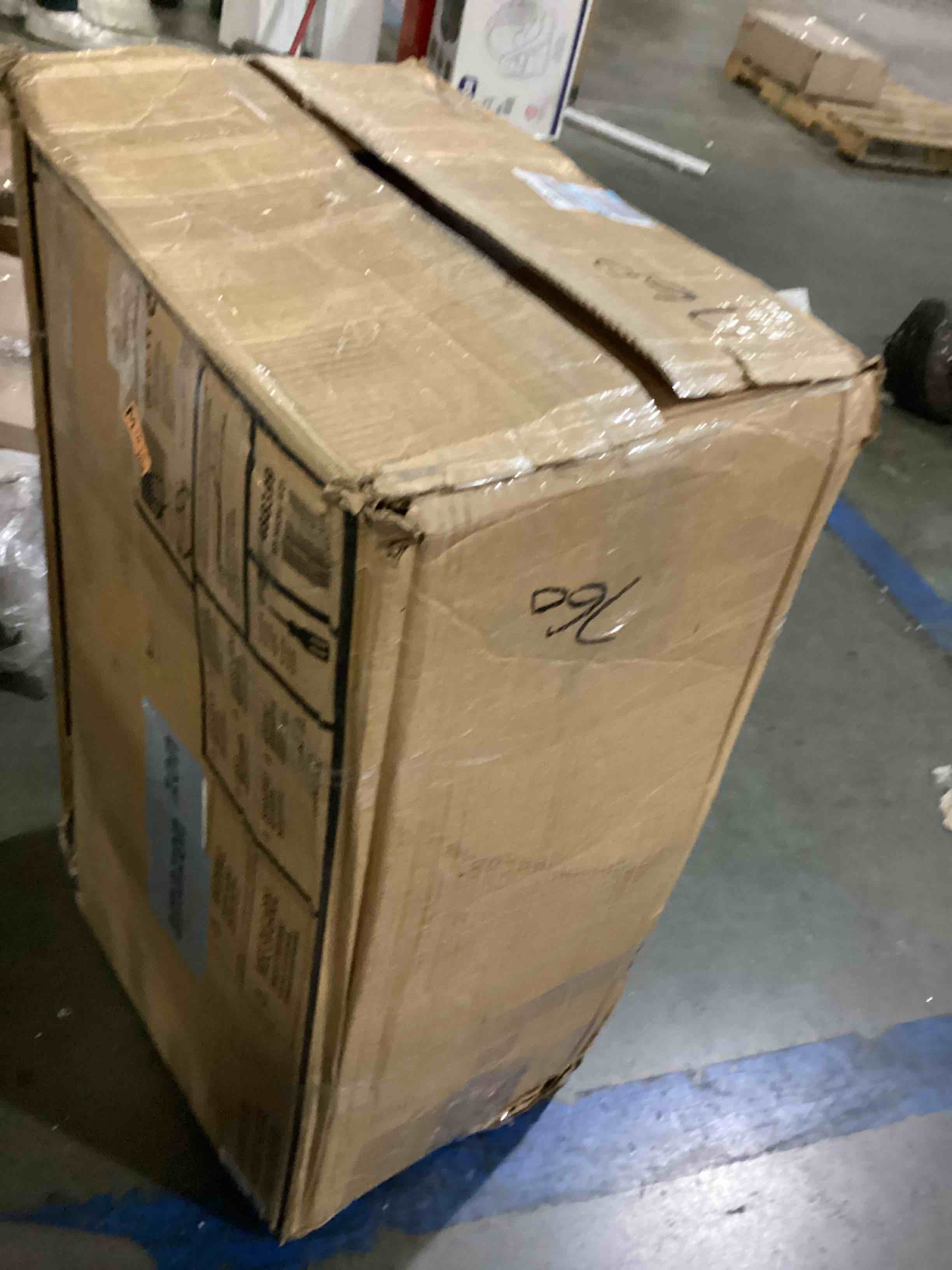 https://s3.amazonaws.com/lotting-images-prod/bidfta/BLU5791933_1709742990114.jpeg