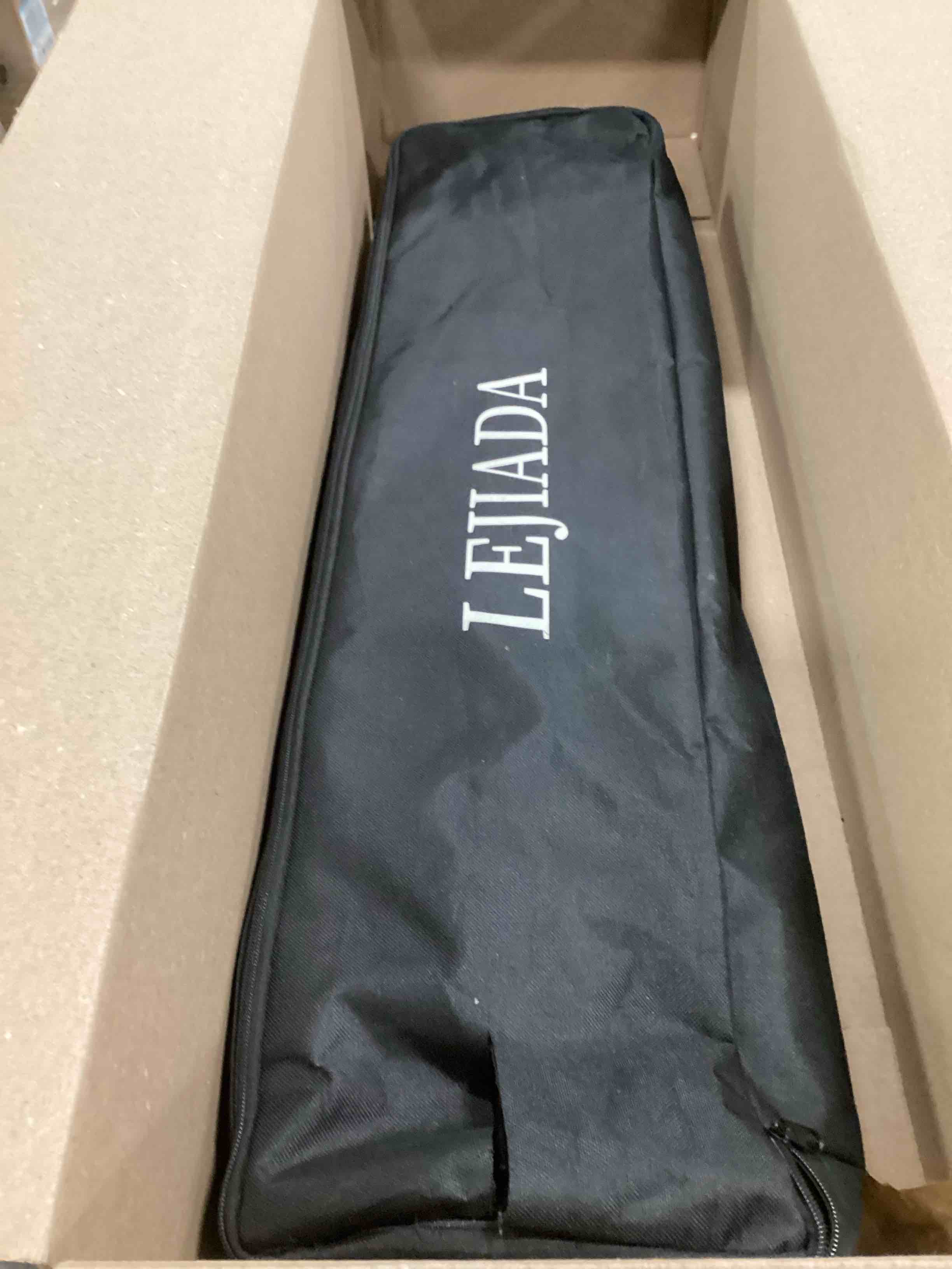 https://s3.amazonaws.com/lotting-images-prod/bidfta/BLU5792197_1706274237214.jpeg