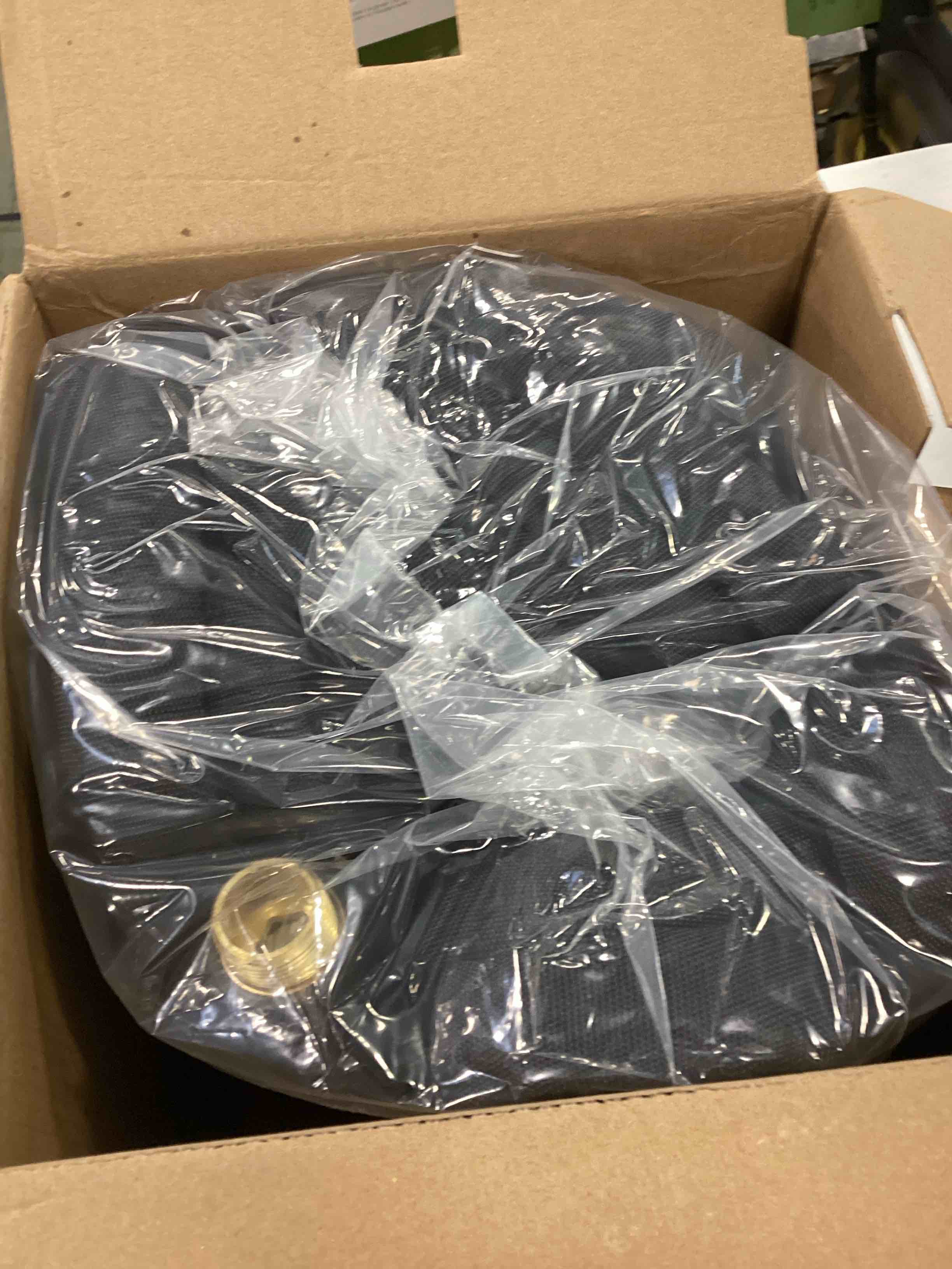 https://s3.amazonaws.com/lotting-images-prod/bidfta/BLU5792825_1706793541362.jpeg