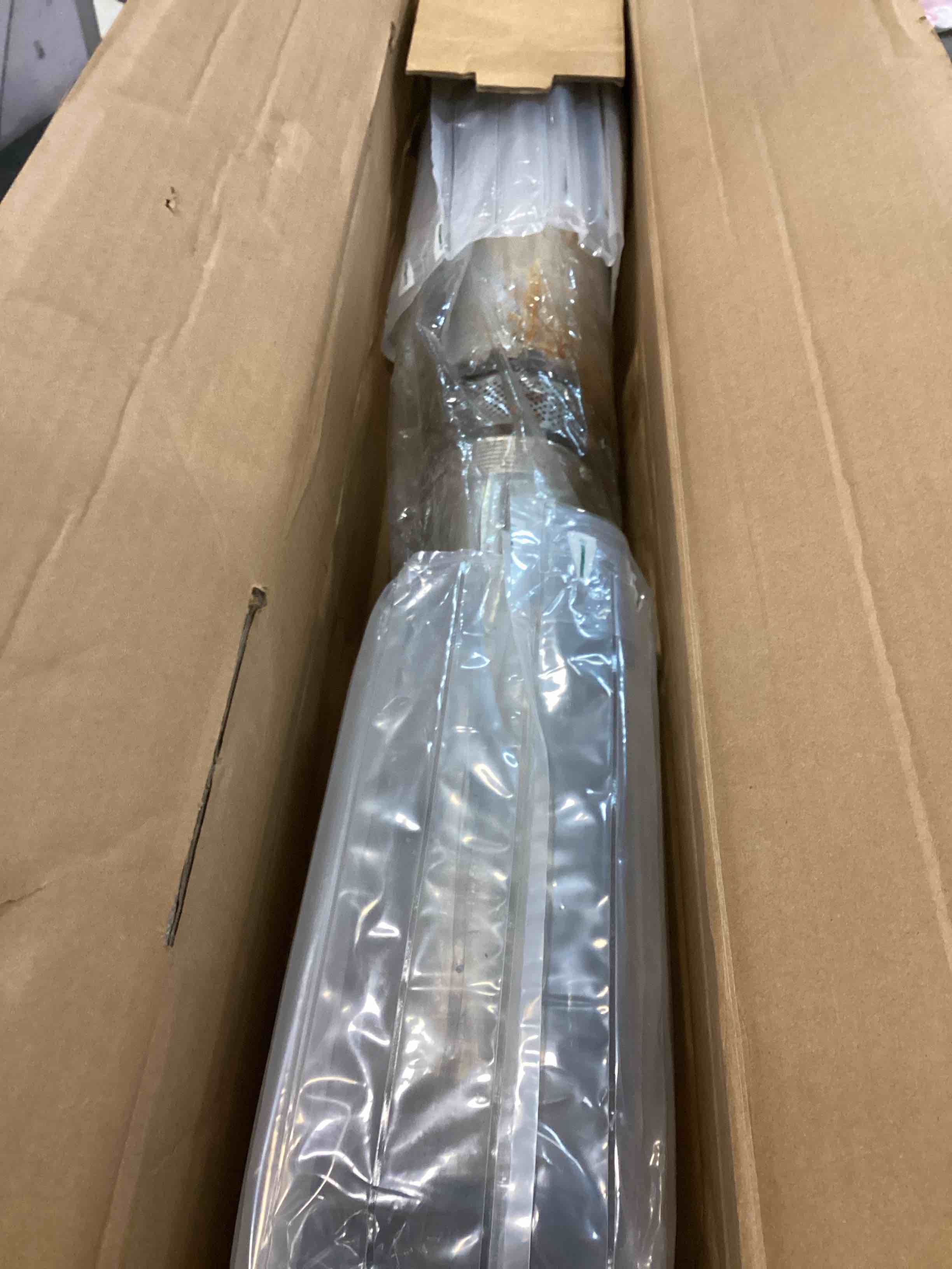 https://s3.amazonaws.com/lotting-images-prod/bidfta/BLU5793273_1706992808514.jpeg