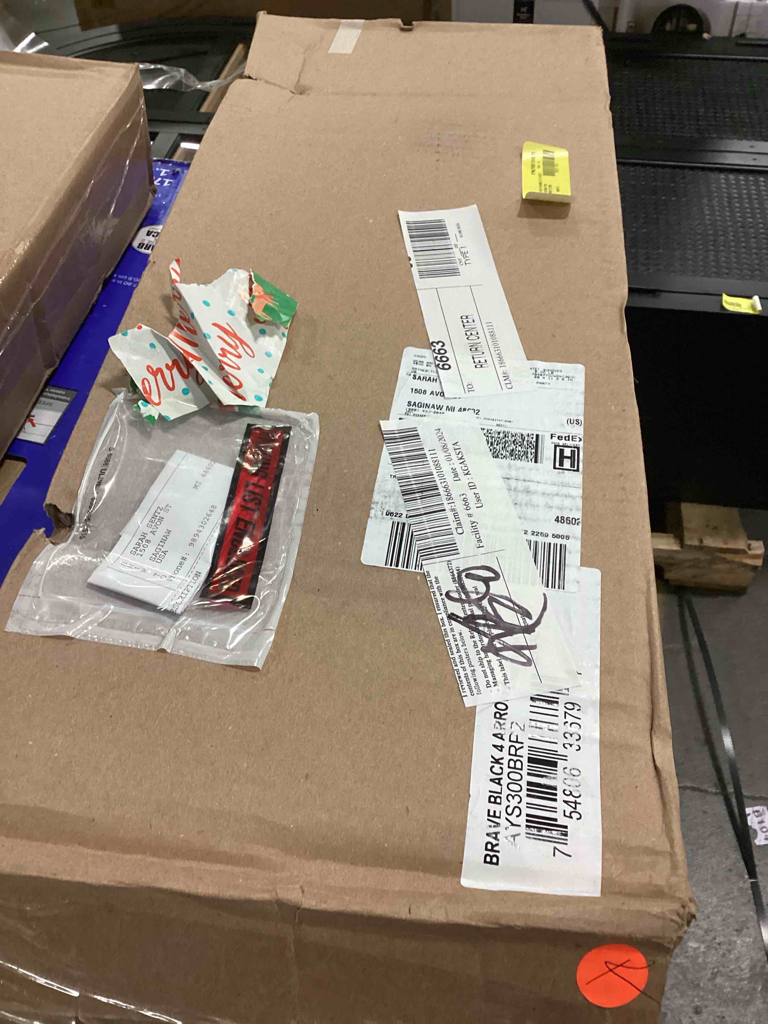 https://s3.amazonaws.com/lotting-images-prod/bidfta/BLU5793292_1707137392192.jpeg