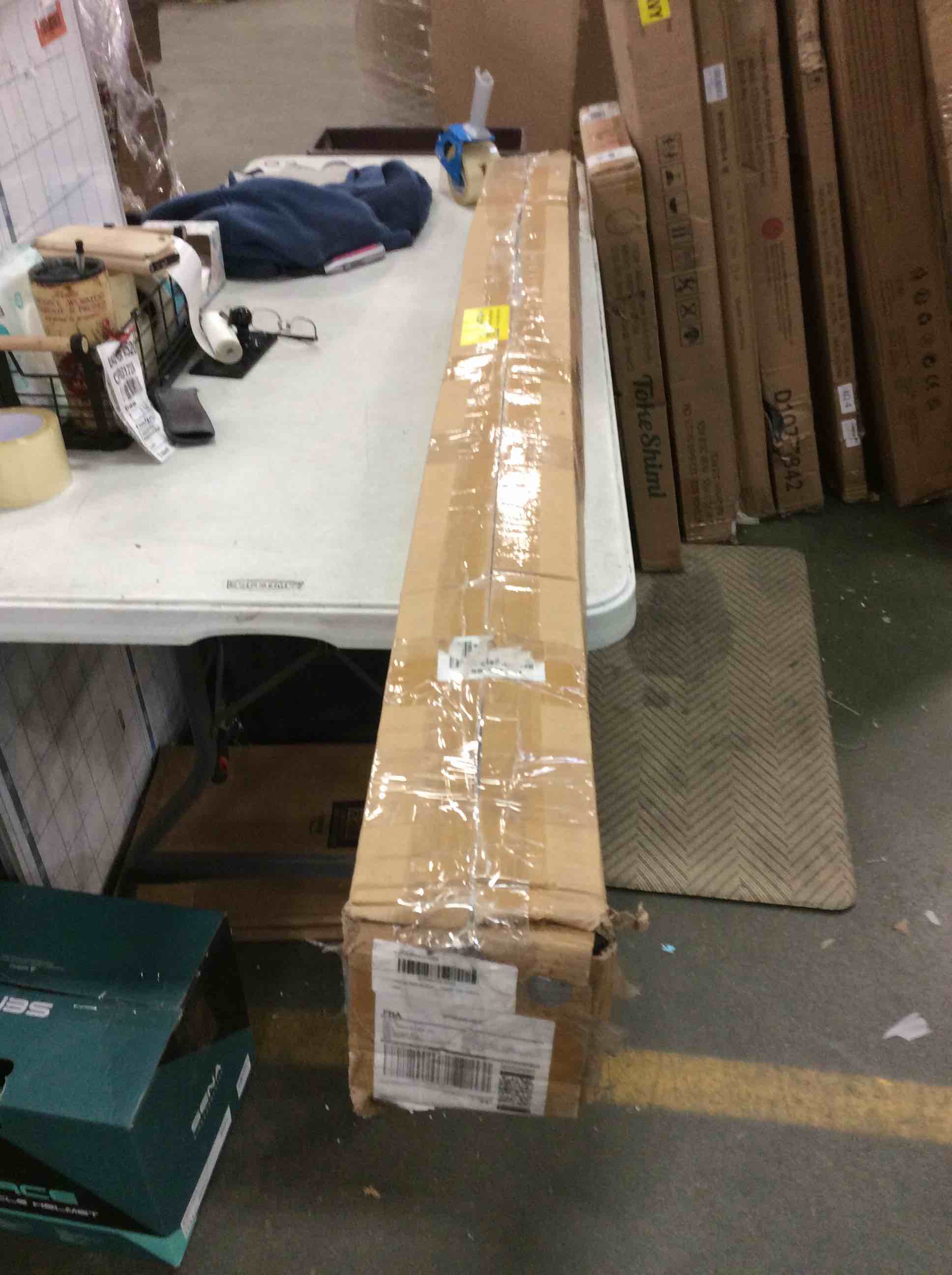 https://s3.amazonaws.com/lotting-images-prod/bidfta/BLU5793848_1706039171183.jpeg
