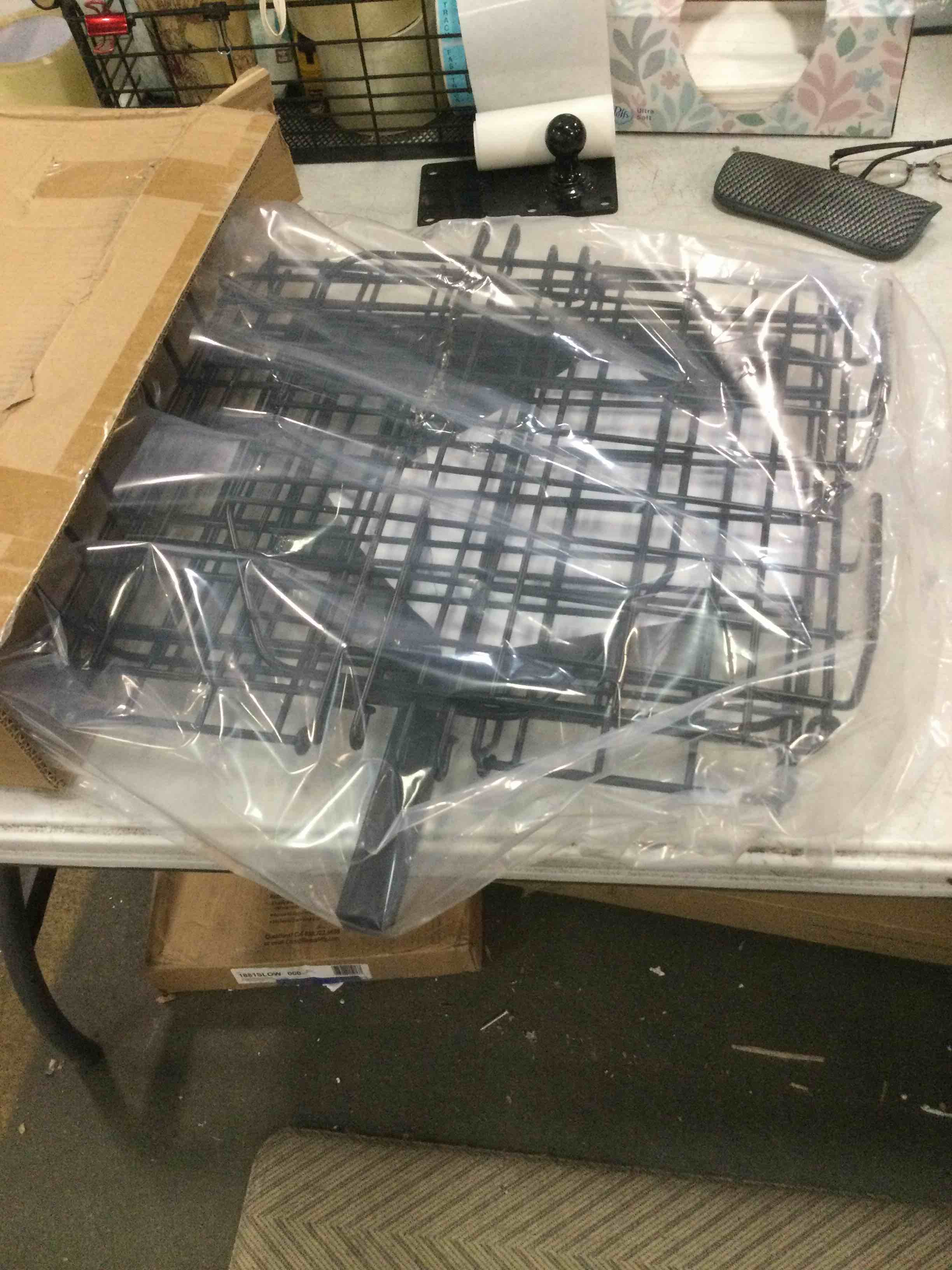 https://s3.amazonaws.com/lotting-images-prod/bidfta/BLU5793859_1706043790907.jpeg