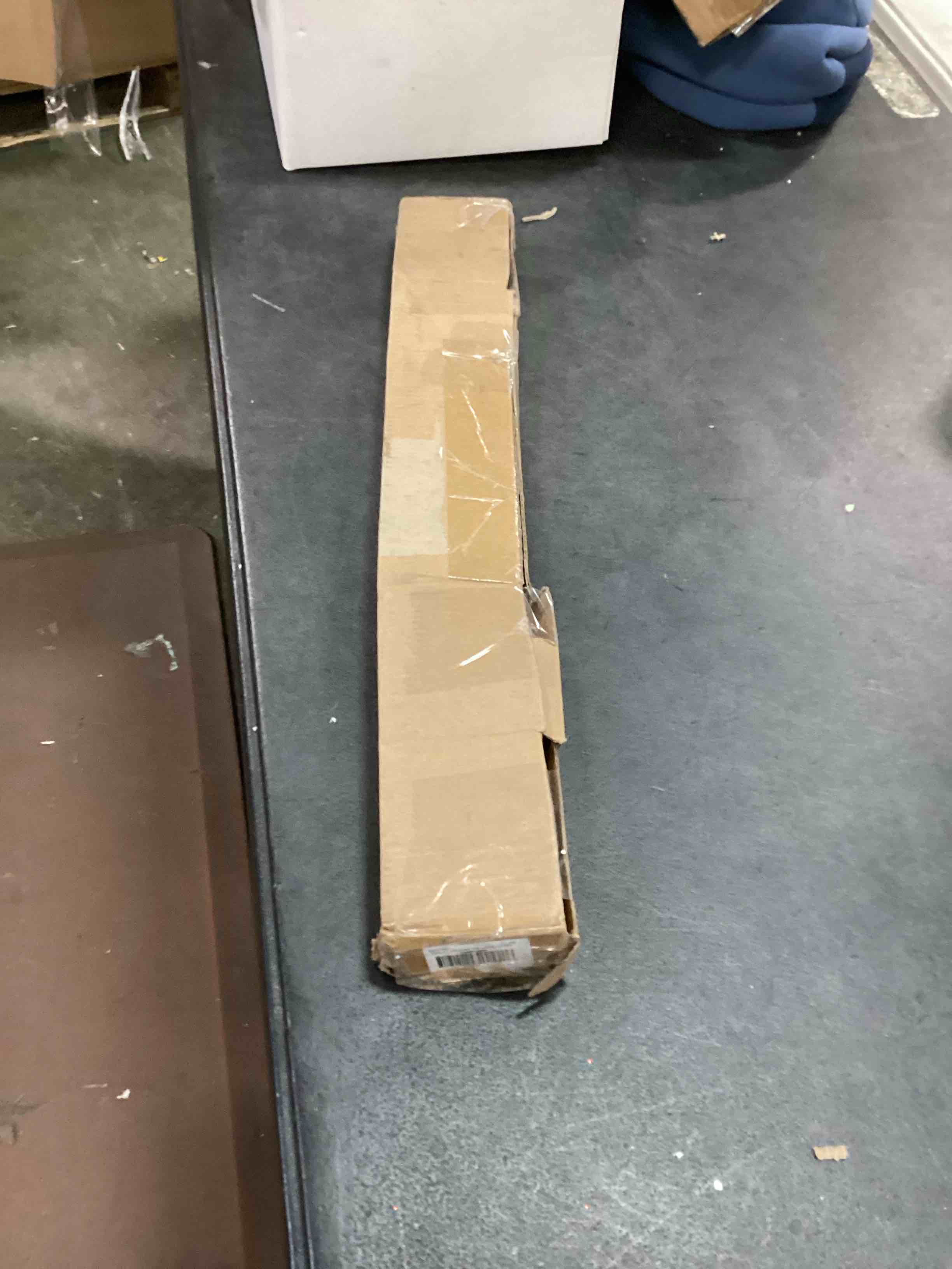 https://s3.amazonaws.com/lotting-images-prod/bidfta/BLU5793877_1706100783951.jpeg