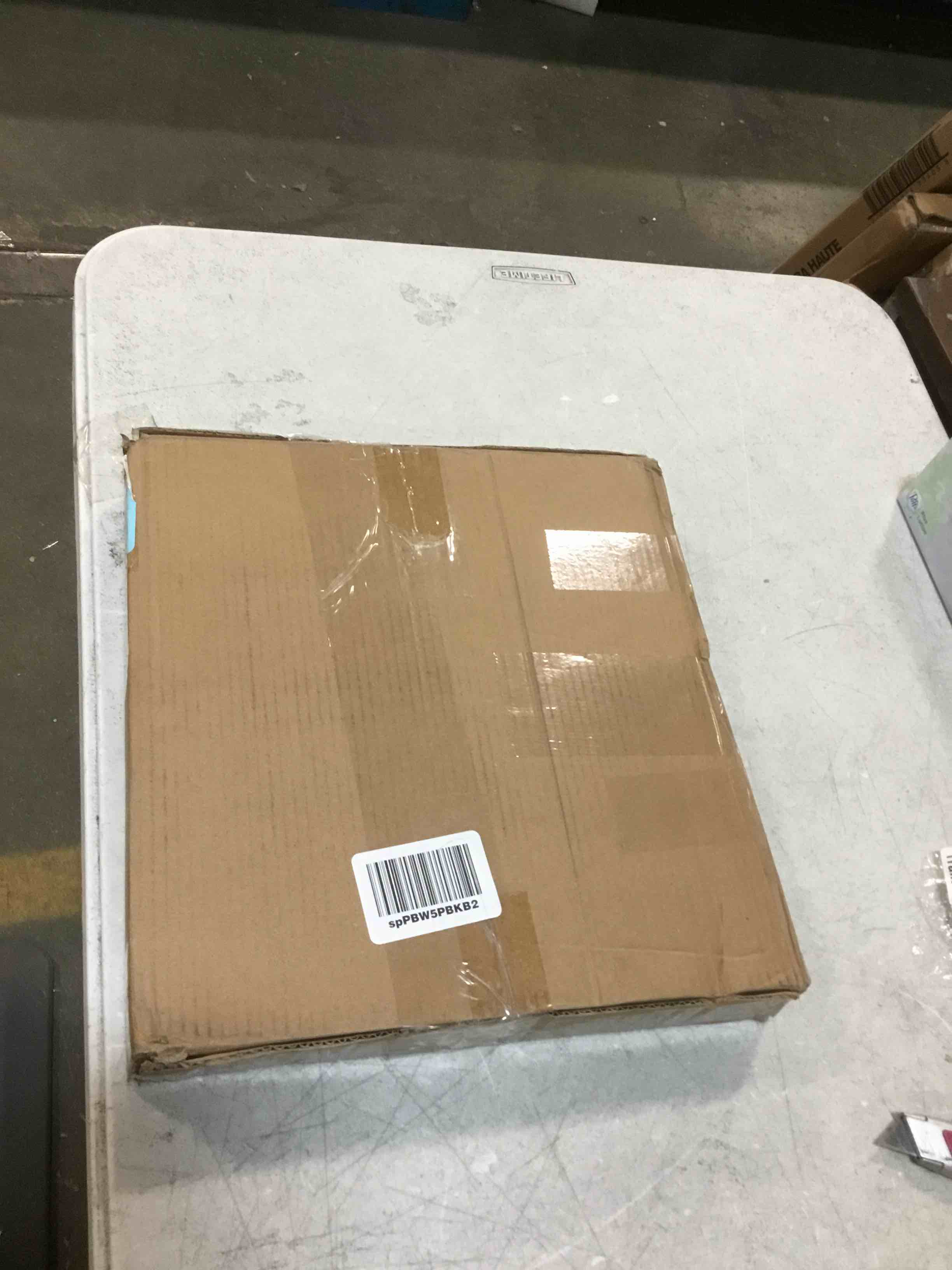 https://s3.amazonaws.com/lotting-images-prod/bidfta/BLU5794216_1706641408048.jpeg