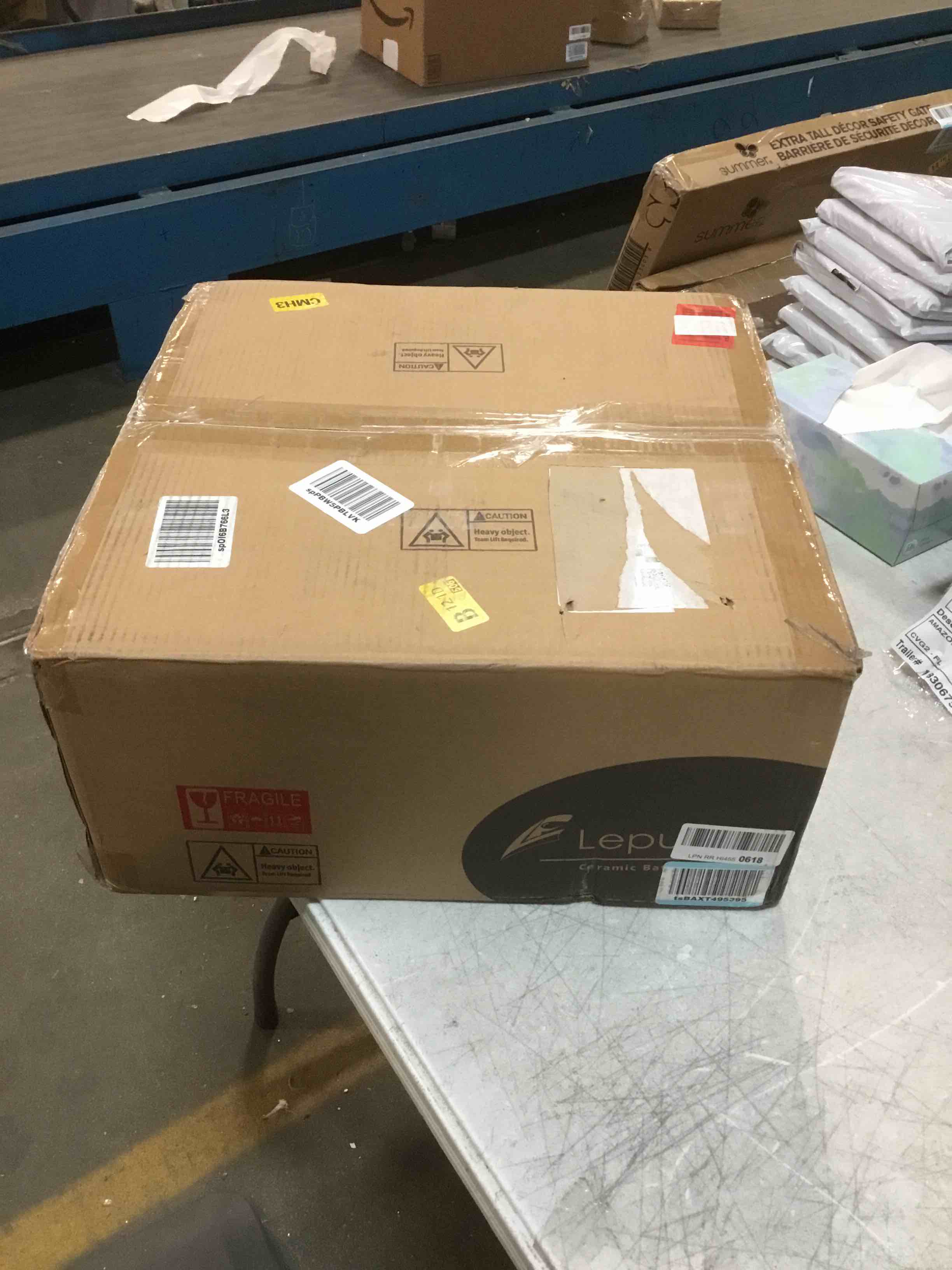 https://s3.amazonaws.com/lotting-images-prod/bidfta/BLU5794221_1706642102214.jpeg