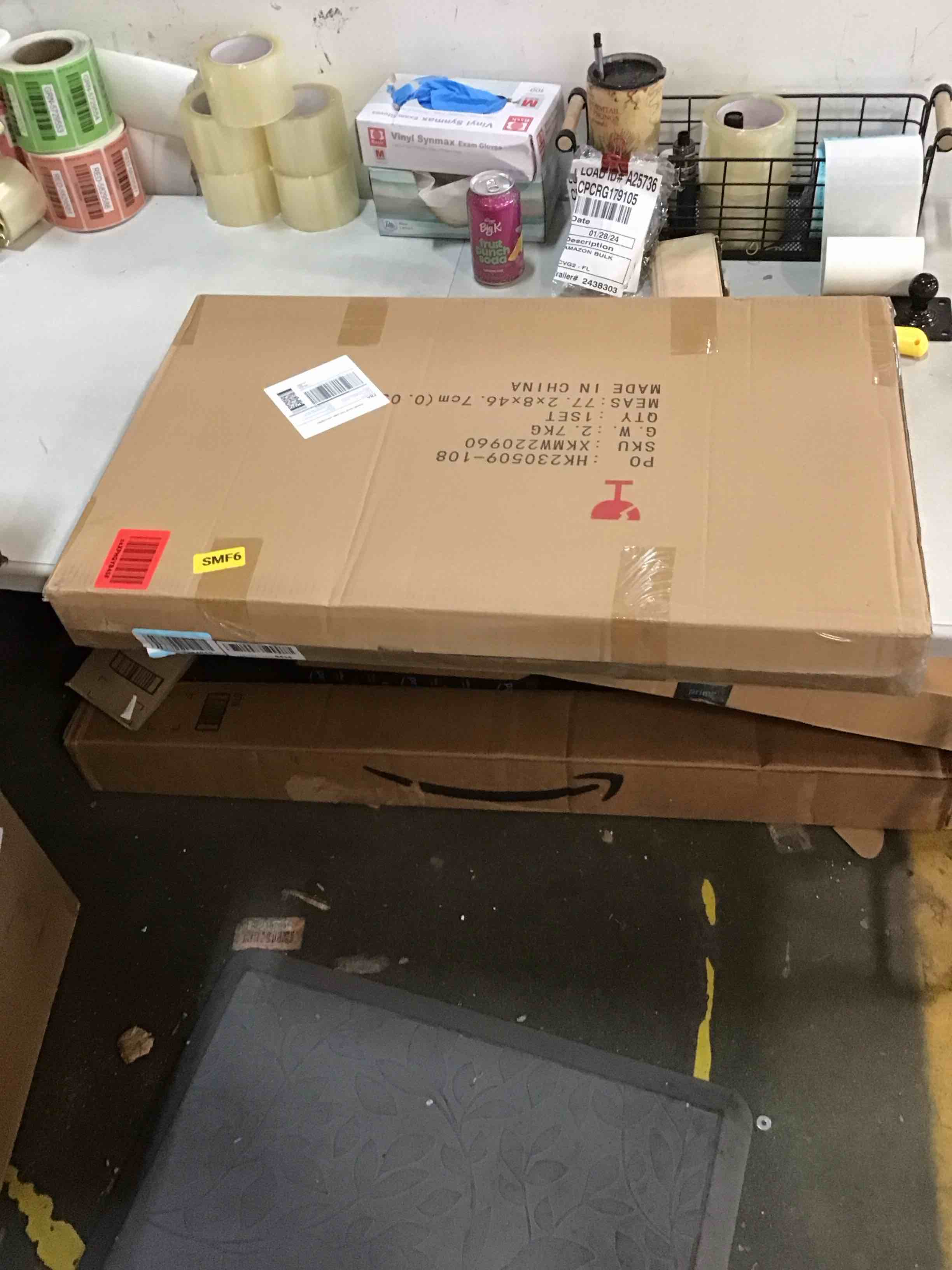https://s3.amazonaws.com/lotting-images-prod/bidfta/BLU5794611_1706973590564.jpeg