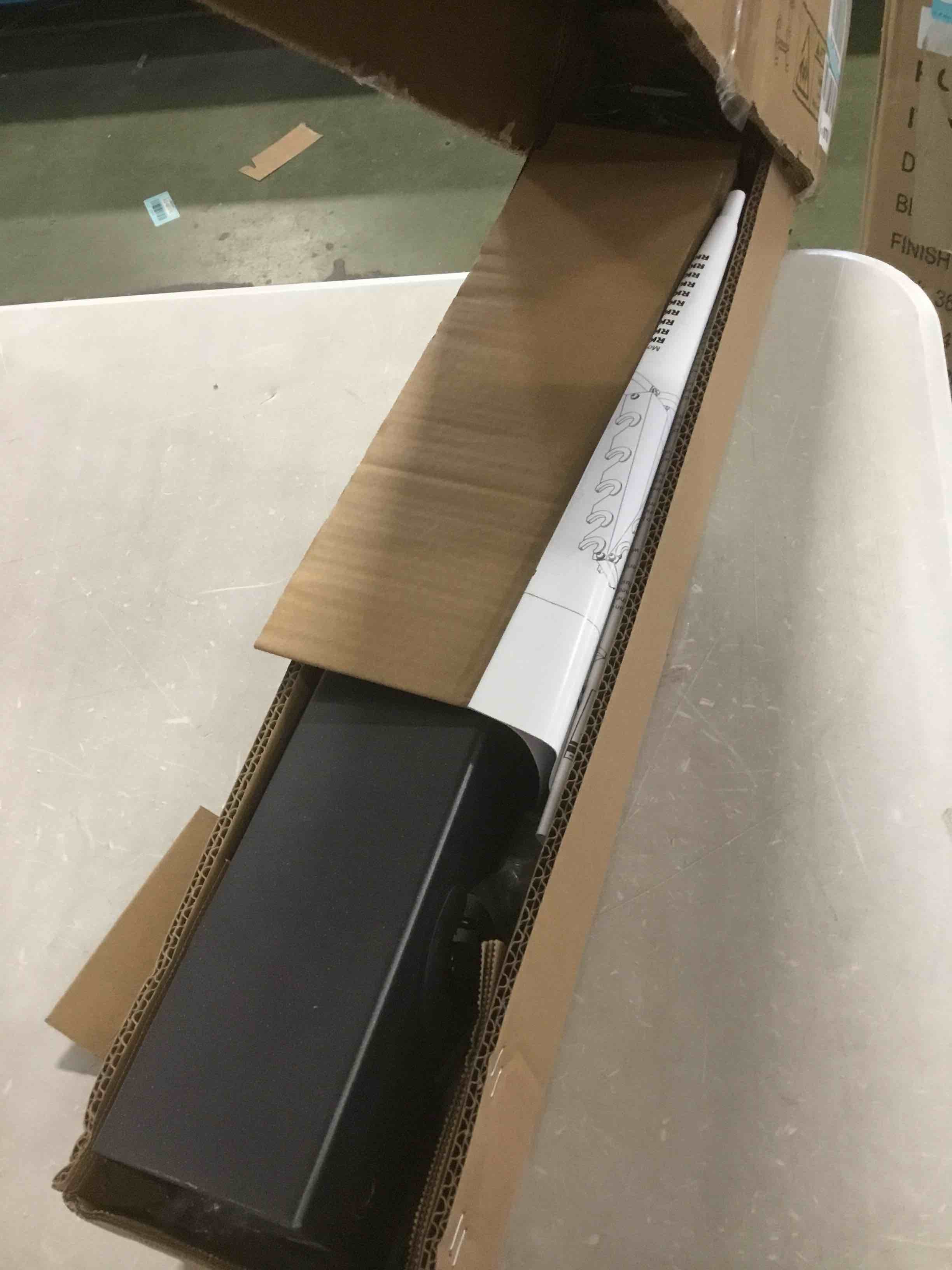 https://s3.amazonaws.com/lotting-images-prod/bidfta/BLU5794870_1707405964901.jpeg