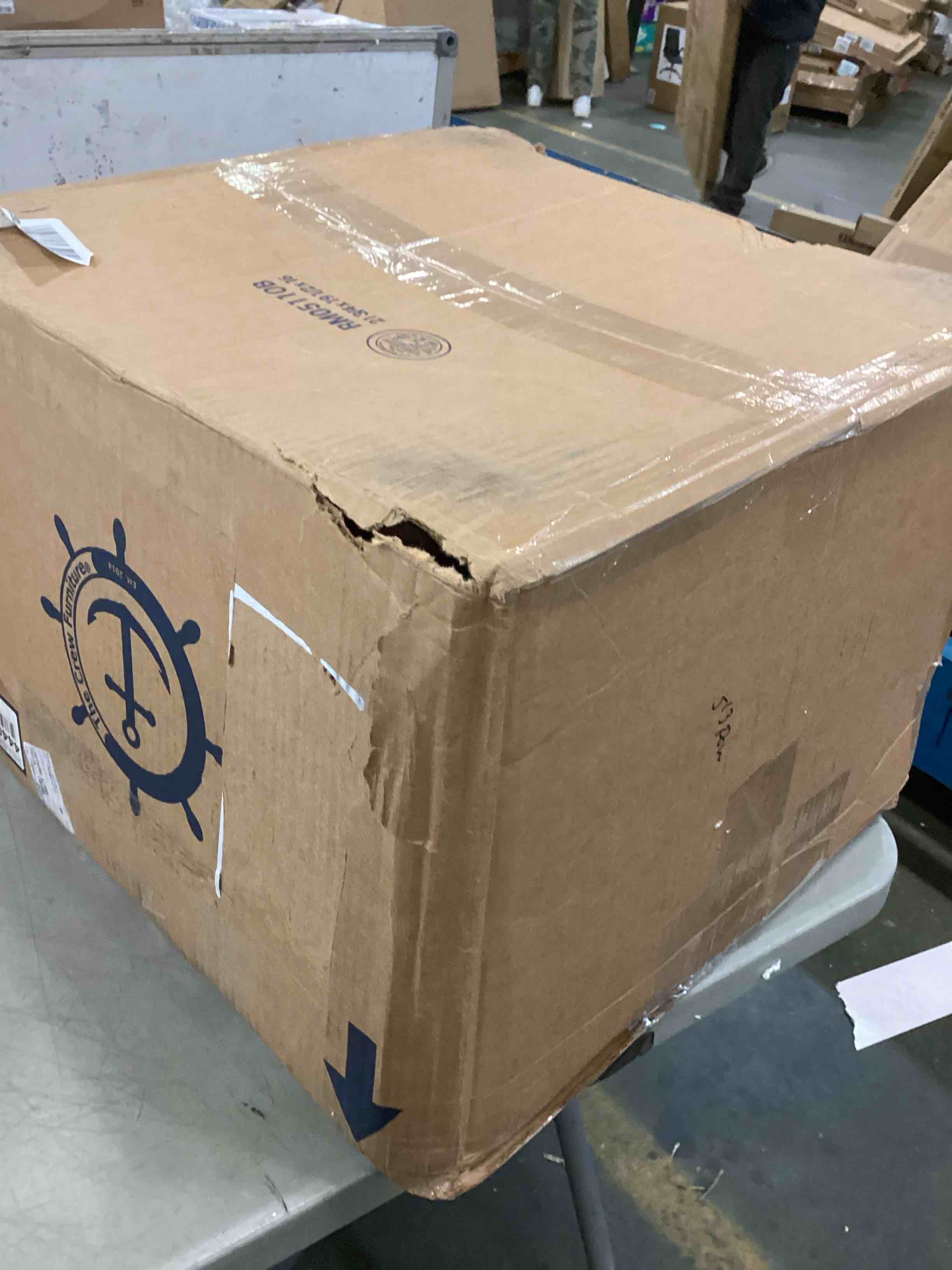 https://s3.amazonaws.com/lotting-images-prod/bidfta/BLU5795332_1705591738549.jpeg