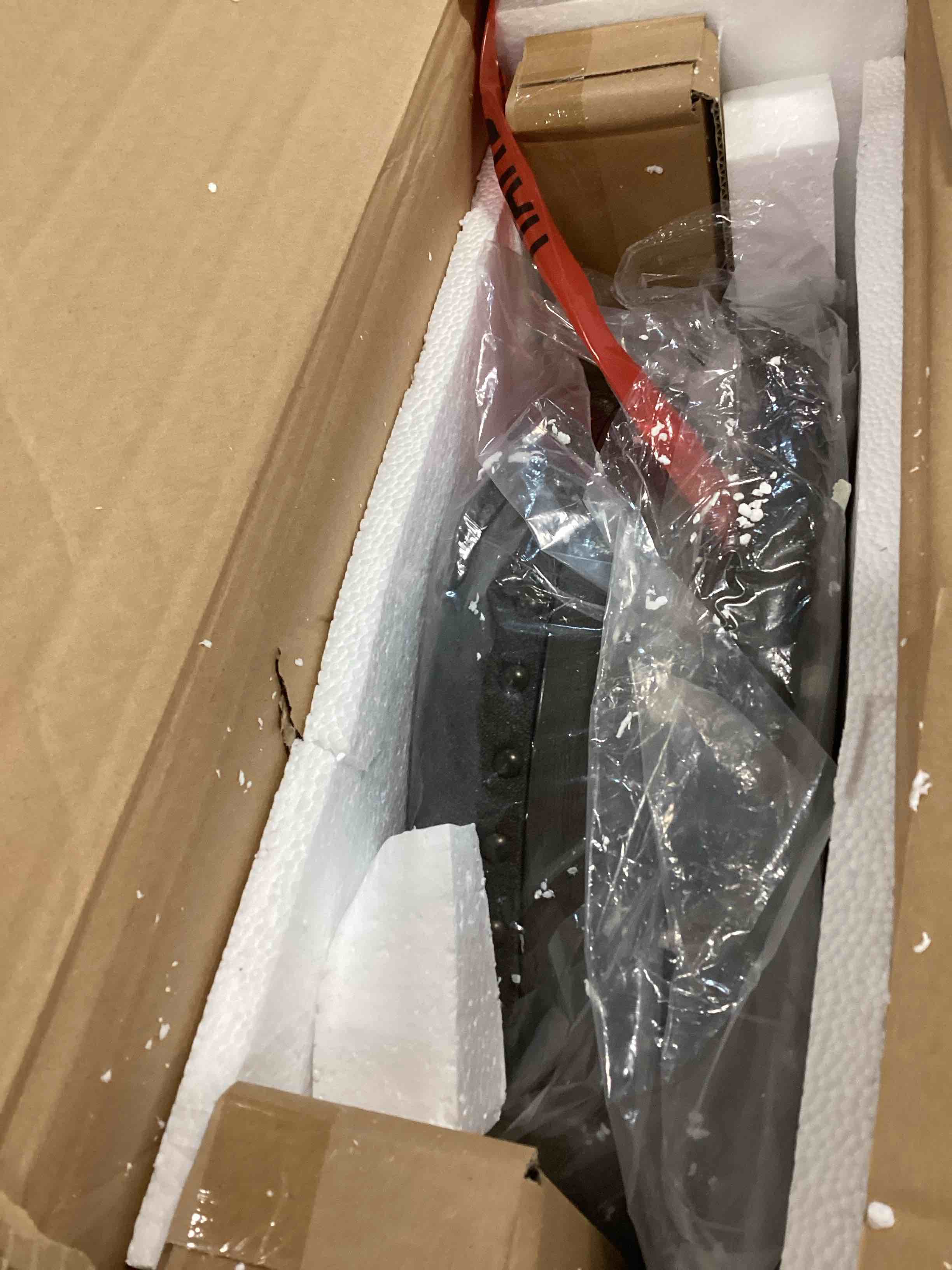 https://s3.amazonaws.com/lotting-images-prod/bidfta/BLU5795417_1705598930562.jpeg