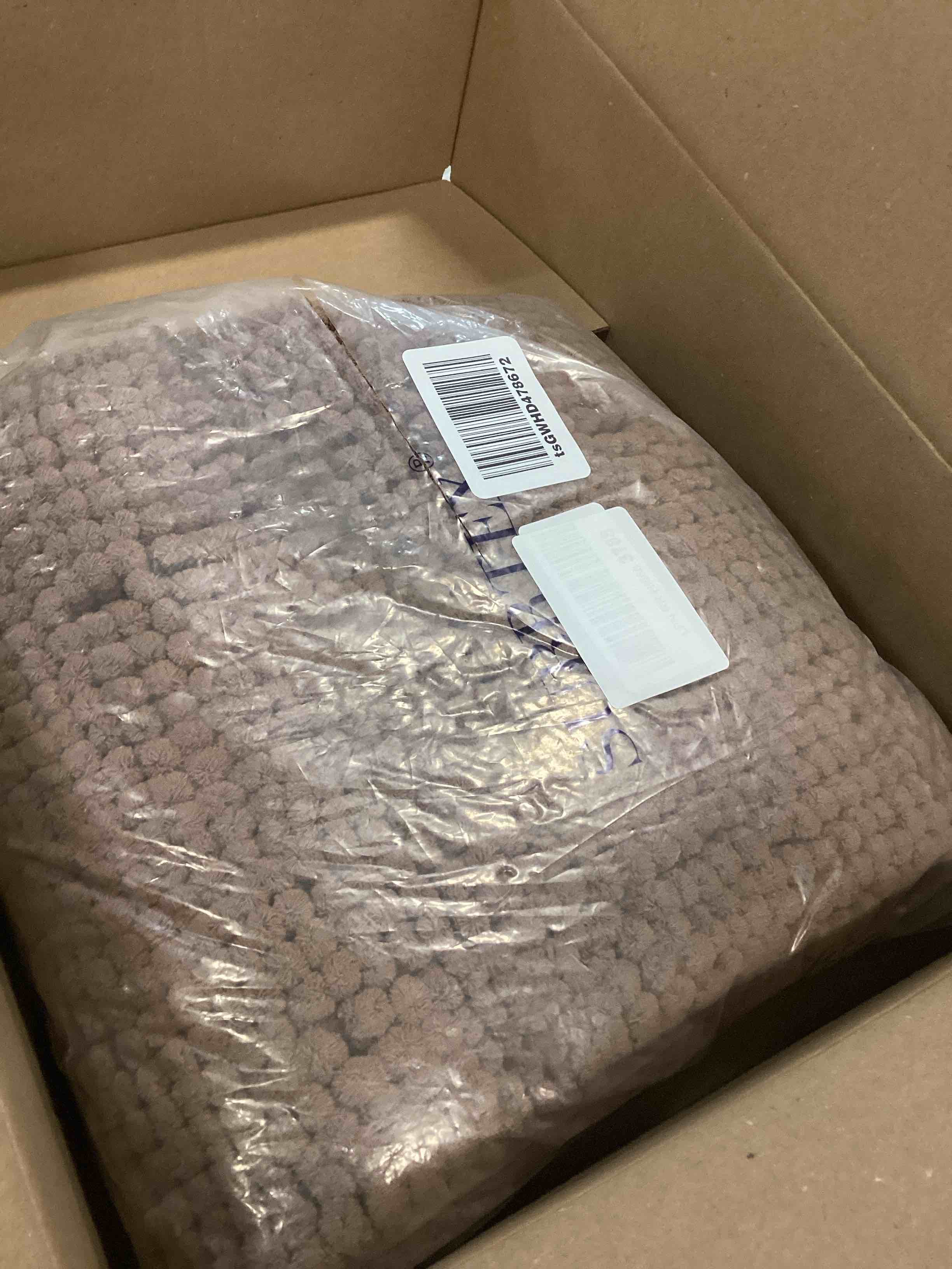 https://s3.amazonaws.com/lotting-images-prod/bidfta/BLU5795696_1705691872458.jpeg