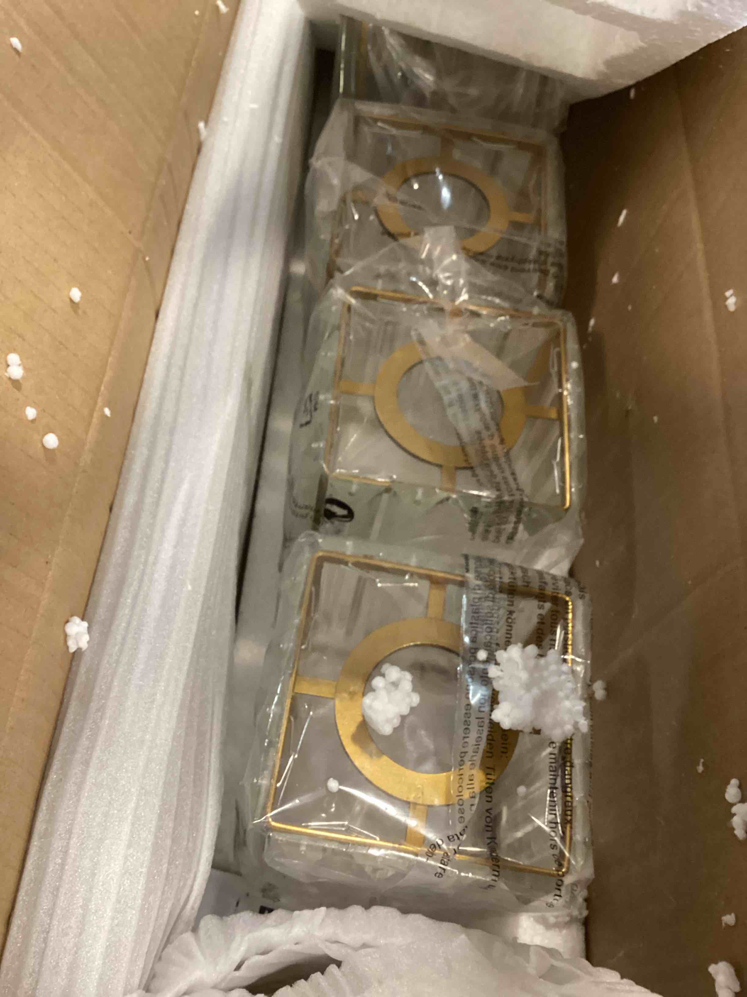 https://s3.amazonaws.com/lotting-images-prod/bidfta/BLU5795861_1705771201914.jpeg