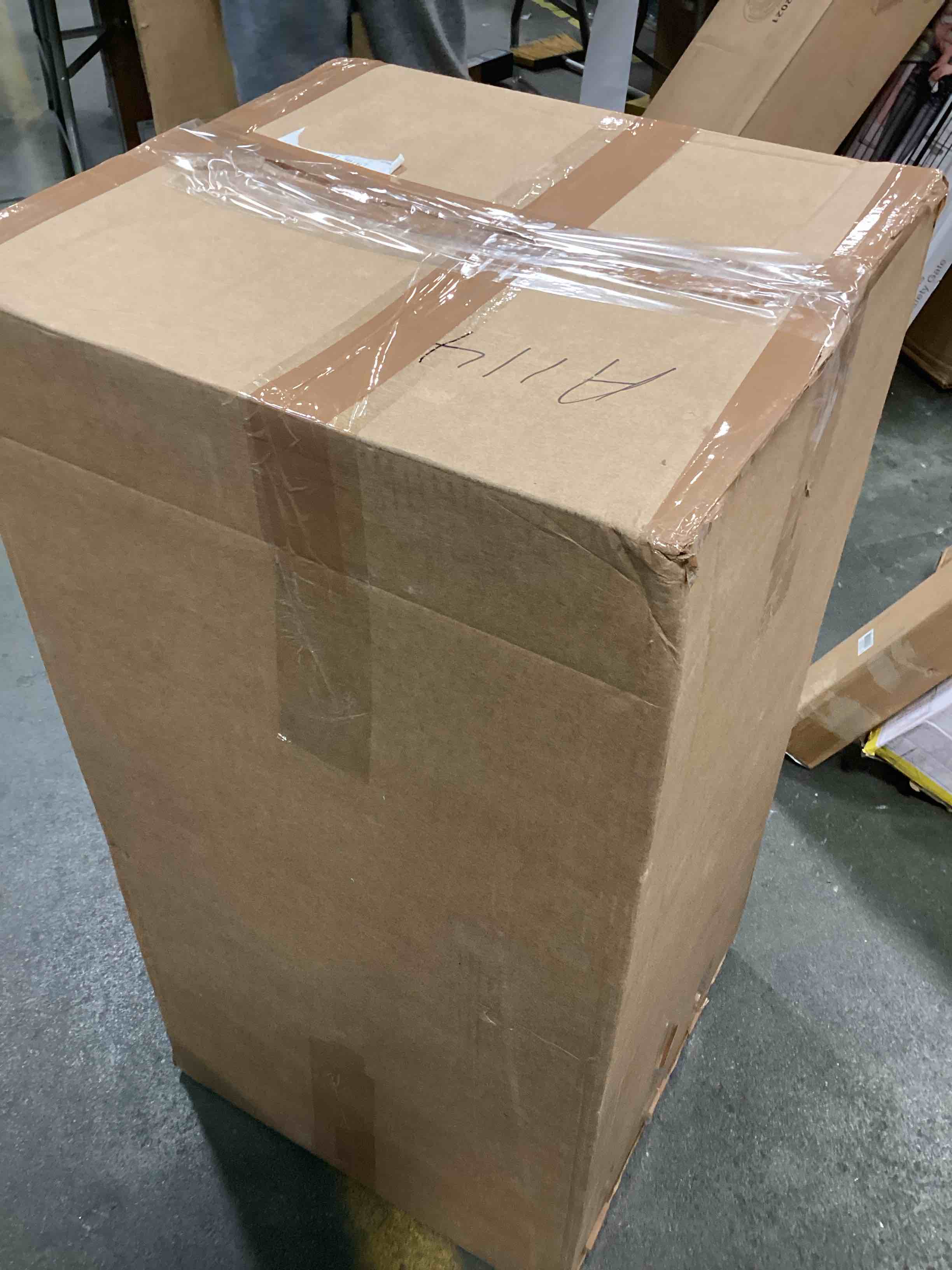 https://s3.amazonaws.com/lotting-images-prod/bidfta/BLU5795975_1705927207569.jpeg