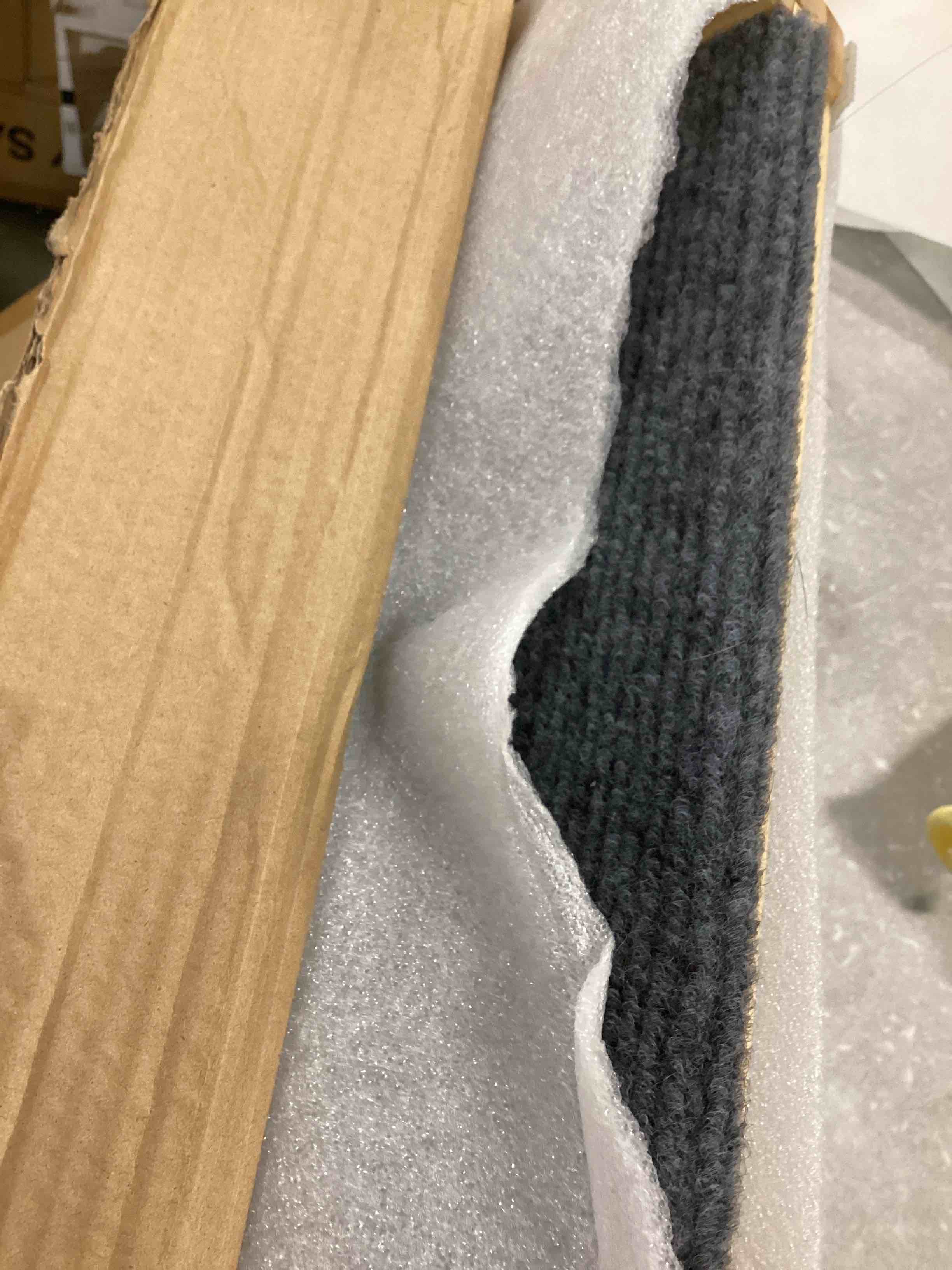 https://s3.amazonaws.com/lotting-images-prod/bidfta/BLU5795980_1705927808756.jpeg