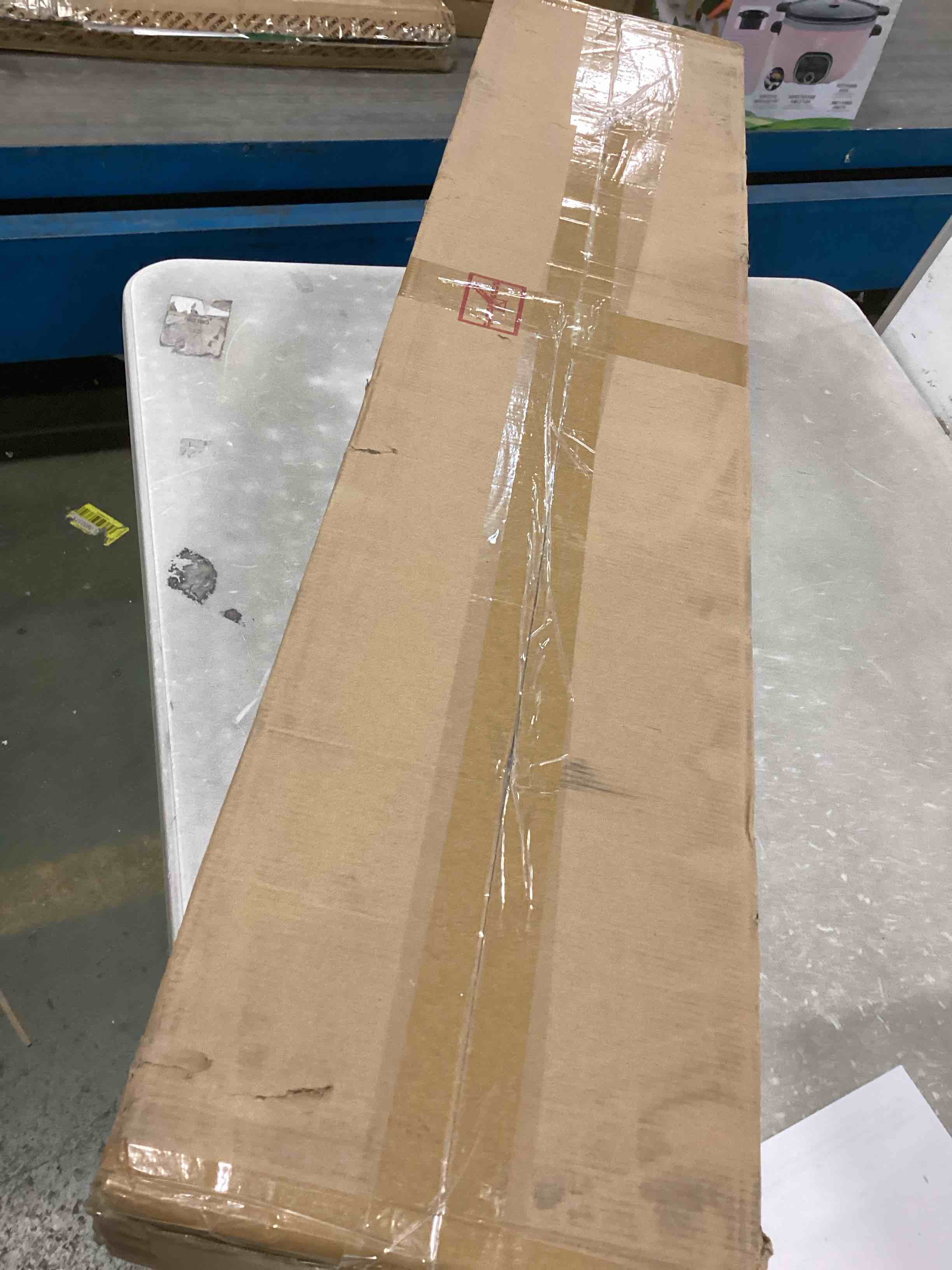 https://s3.amazonaws.com/lotting-images-prod/bidfta/BLU5796294_1706020918821.jpeg