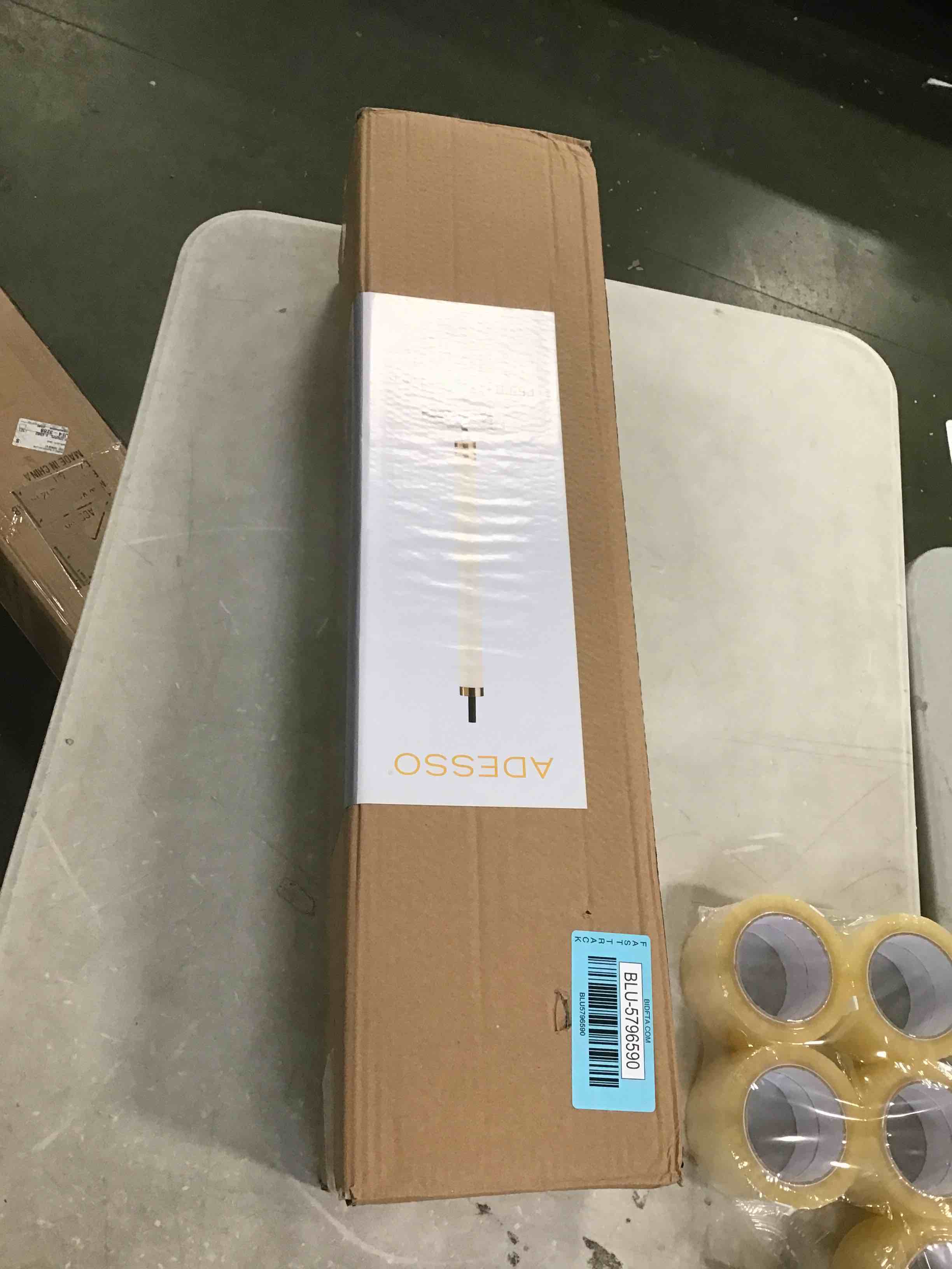https://s3.amazonaws.com/lotting-images-prod/bidfta/BLU5796590_1705609954752.jpeg