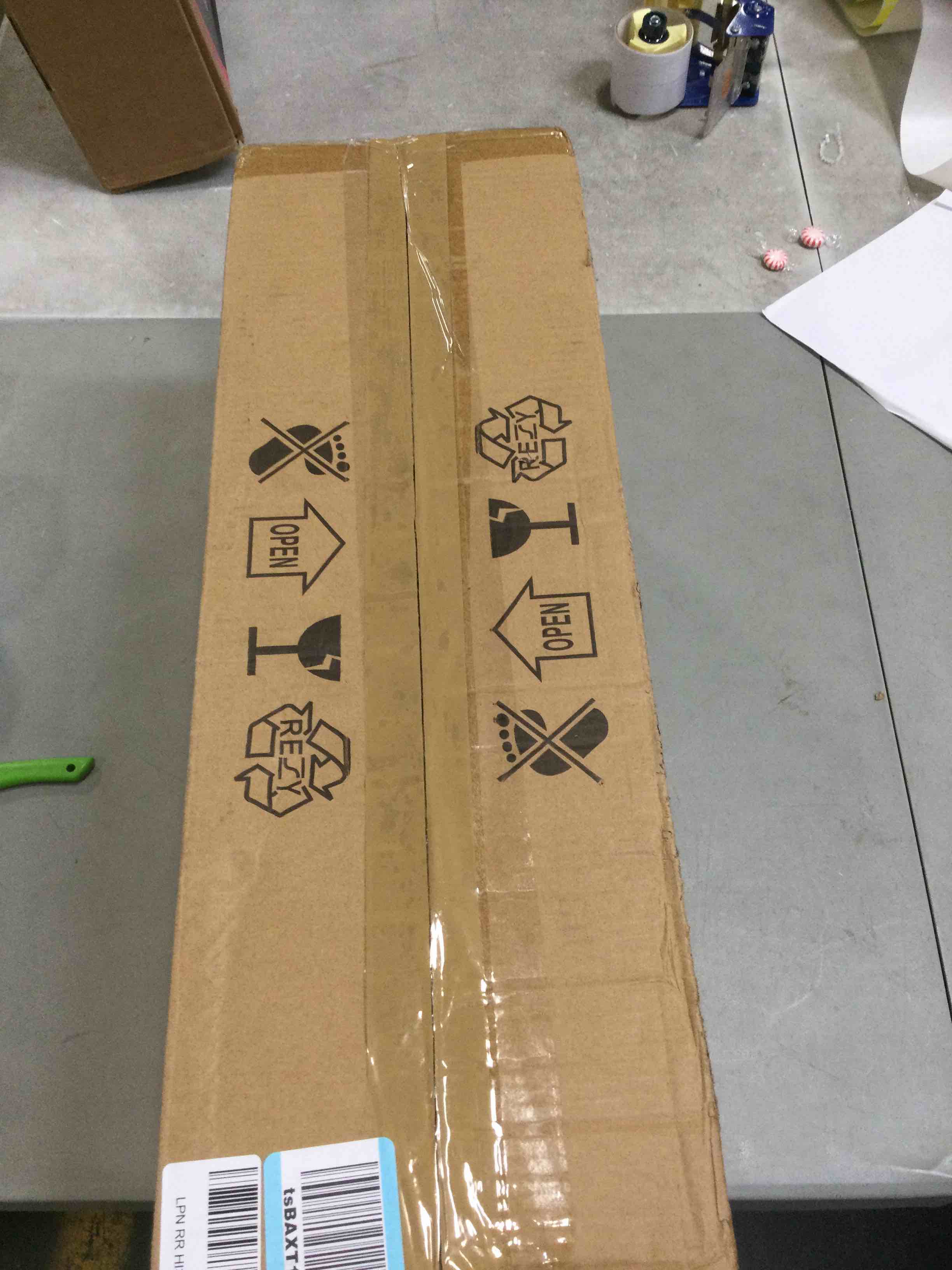https://s3.amazonaws.com/lotting-images-prod/bidfta/BLU5797252_1706806147354.jpeg