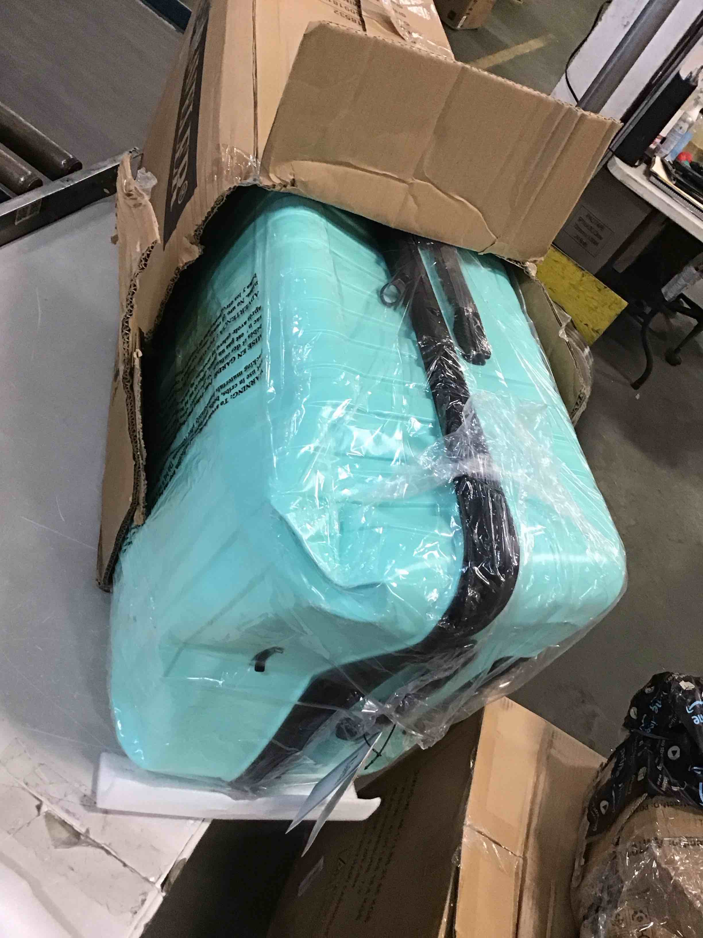 https://s3.amazonaws.com/lotting-images-prod/bidfta/BLU5797368_1706969659362.jpeg