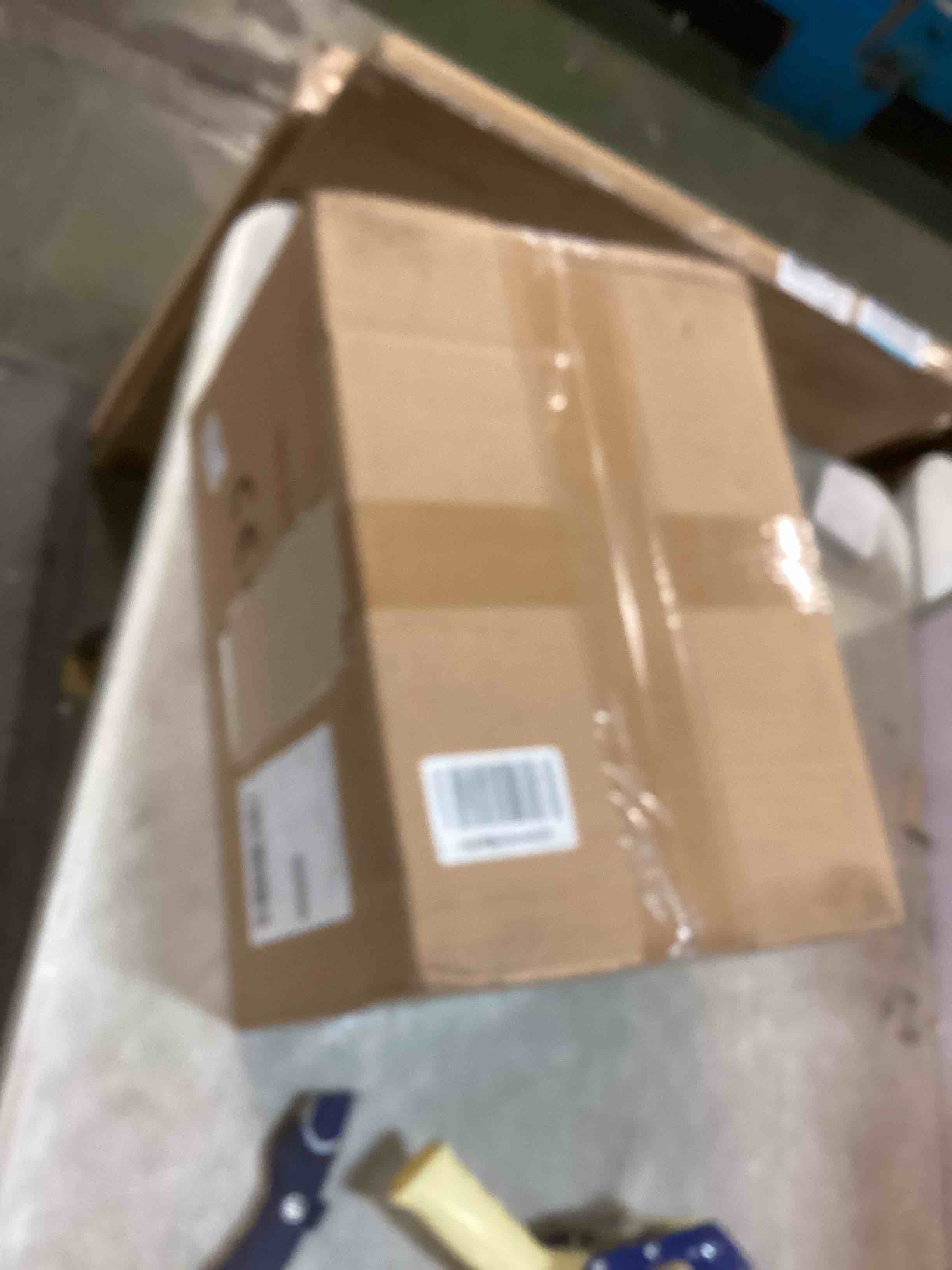 https://s3.amazonaws.com/lotting-images-prod/bidfta/BLU5797482_1706981266488.jpeg