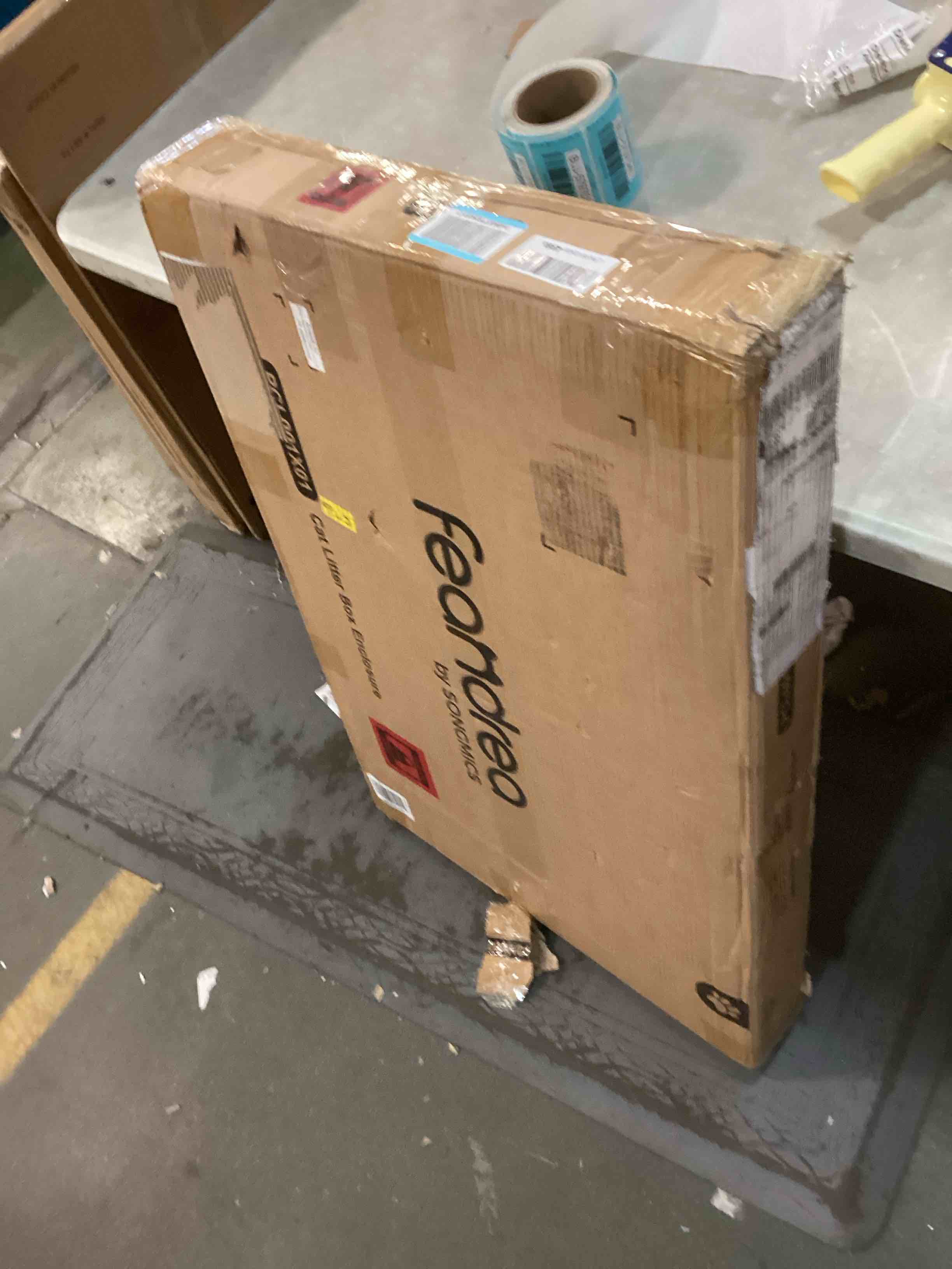 https://s3.amazonaws.com/lotting-images-prod/bidfta/BLU5797538_1706987774544.jpeg