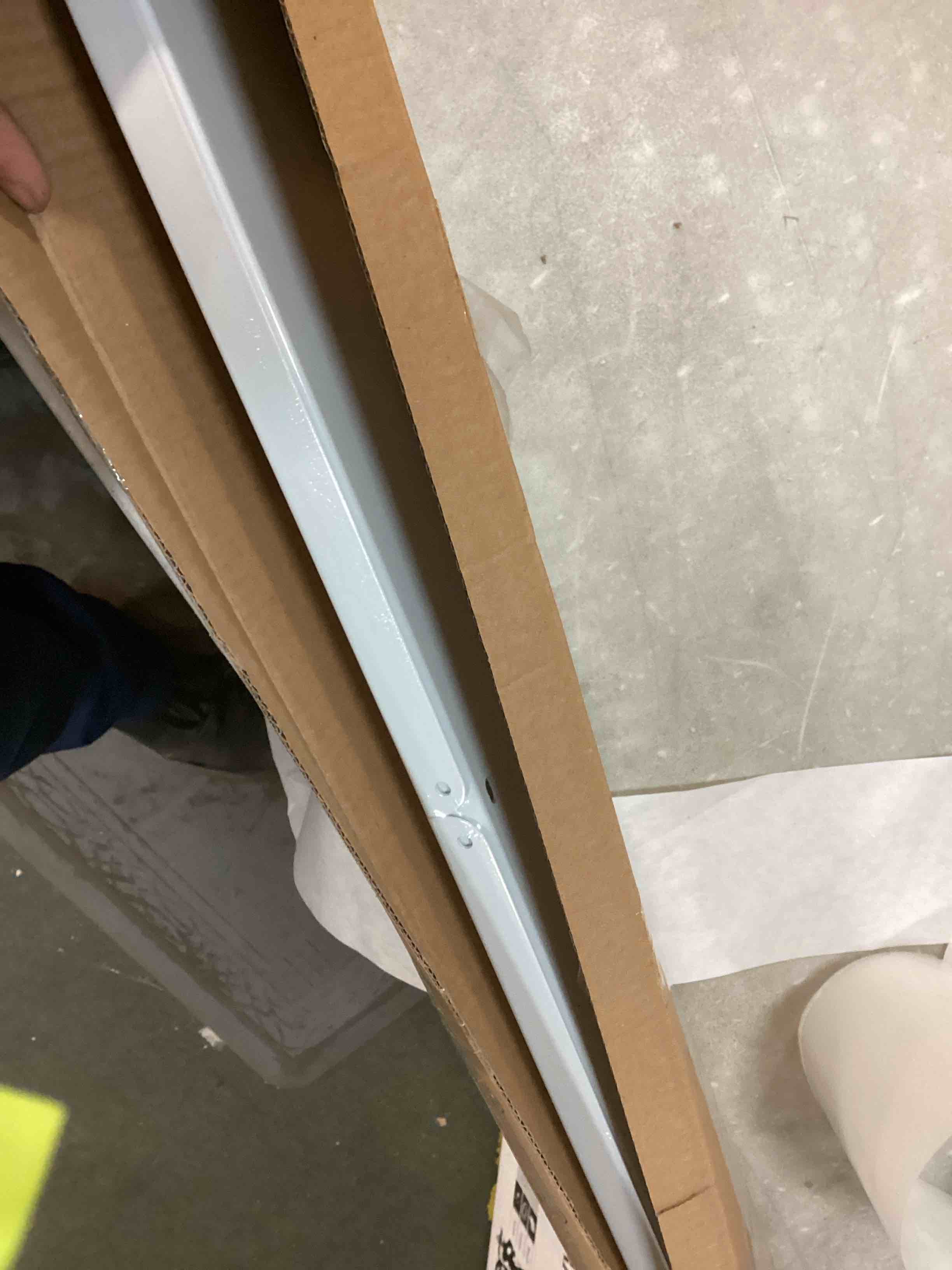 https://s3.amazonaws.com/lotting-images-prod/bidfta/BLU5797582_1706993180148.jpeg