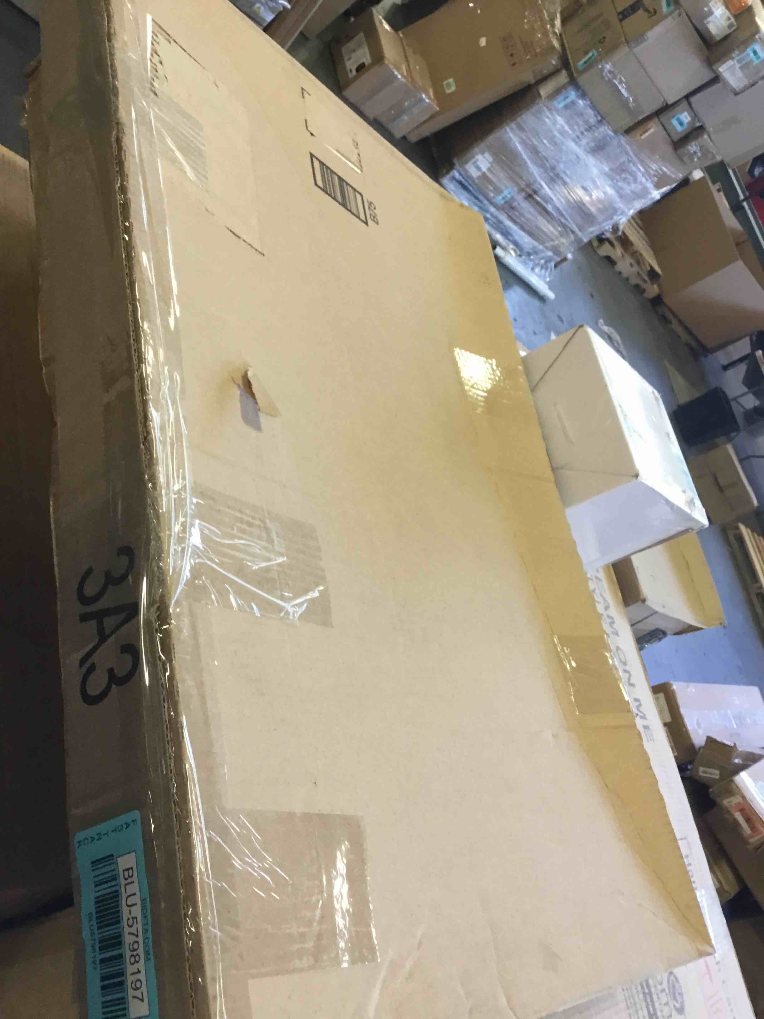 https://s3.amazonaws.com/lotting-images-prod/bidfta/BLU5798197_1705001267184.jpeg