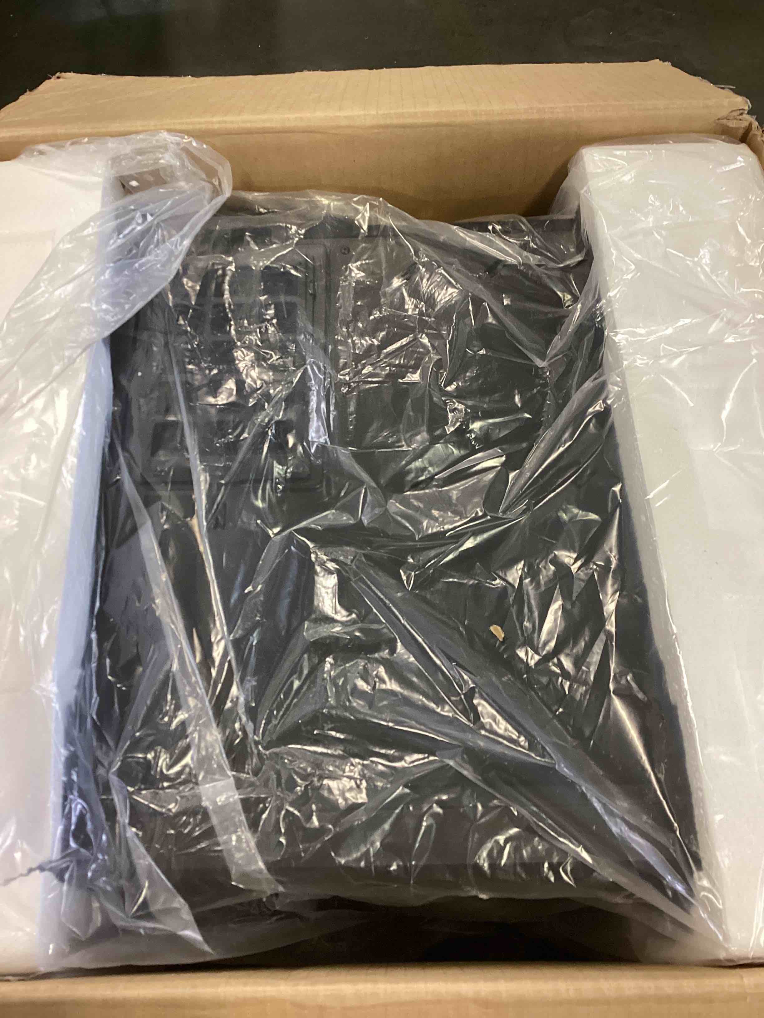 https://s3.amazonaws.com/lotting-images-prod/bidfta/BLU5798603_1705344192046.jpeg