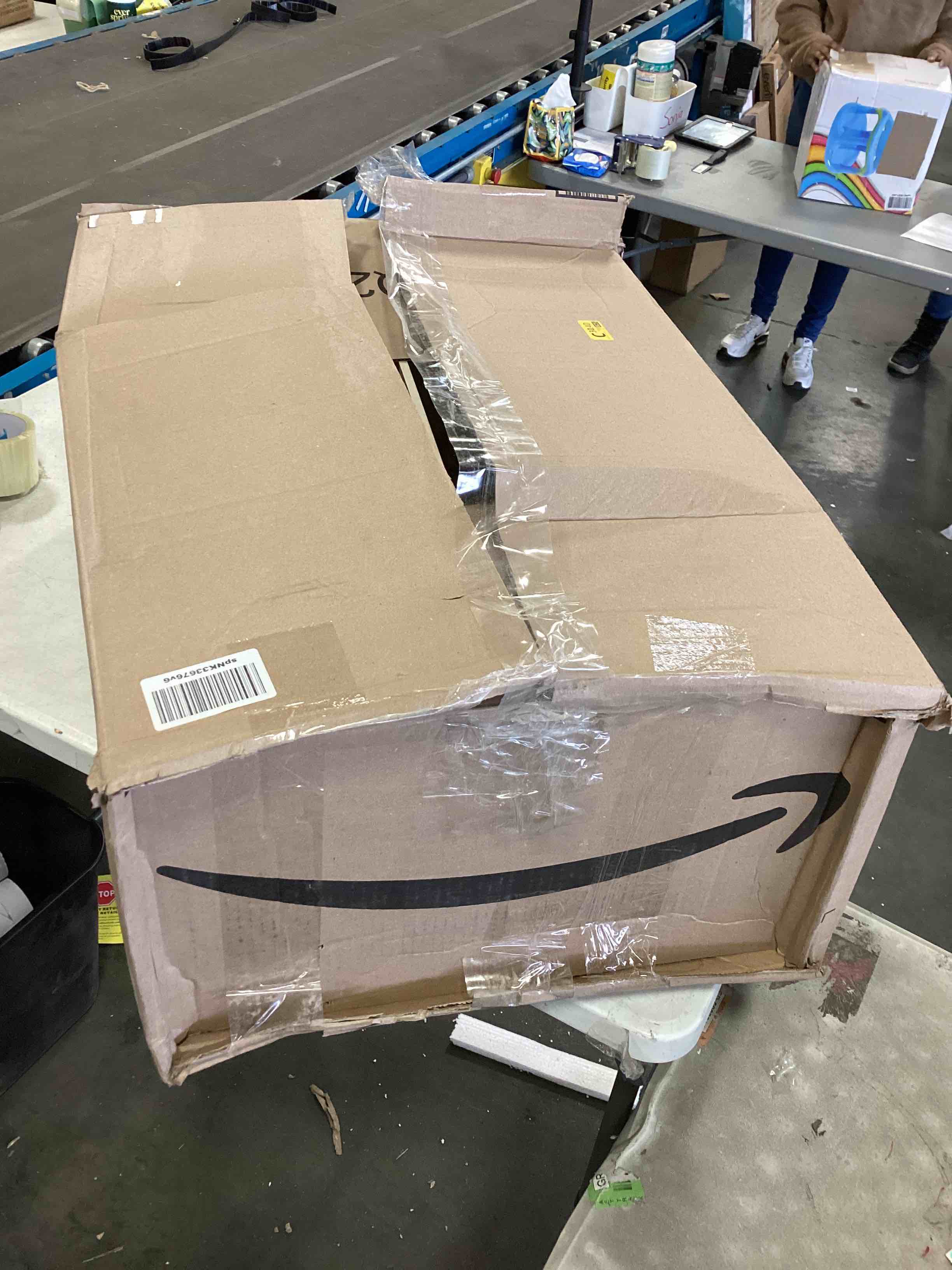 https://s3.amazonaws.com/lotting-images-prod/bidfta/BLU5798675_1705348422729.jpeg