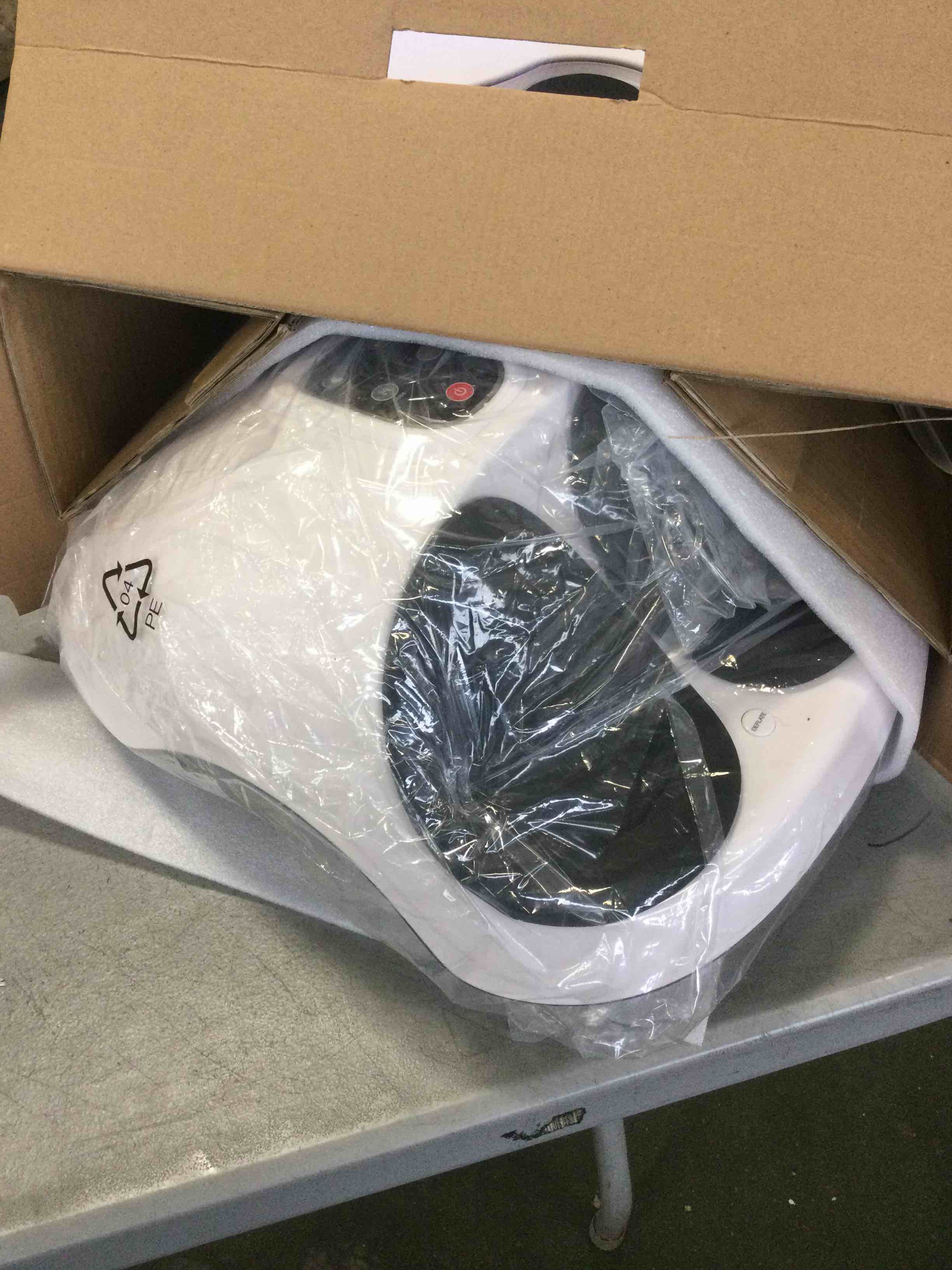 https://s3.amazonaws.com/lotting-images-prod/bidfta/BLU5799336_1705610876296.jpeg