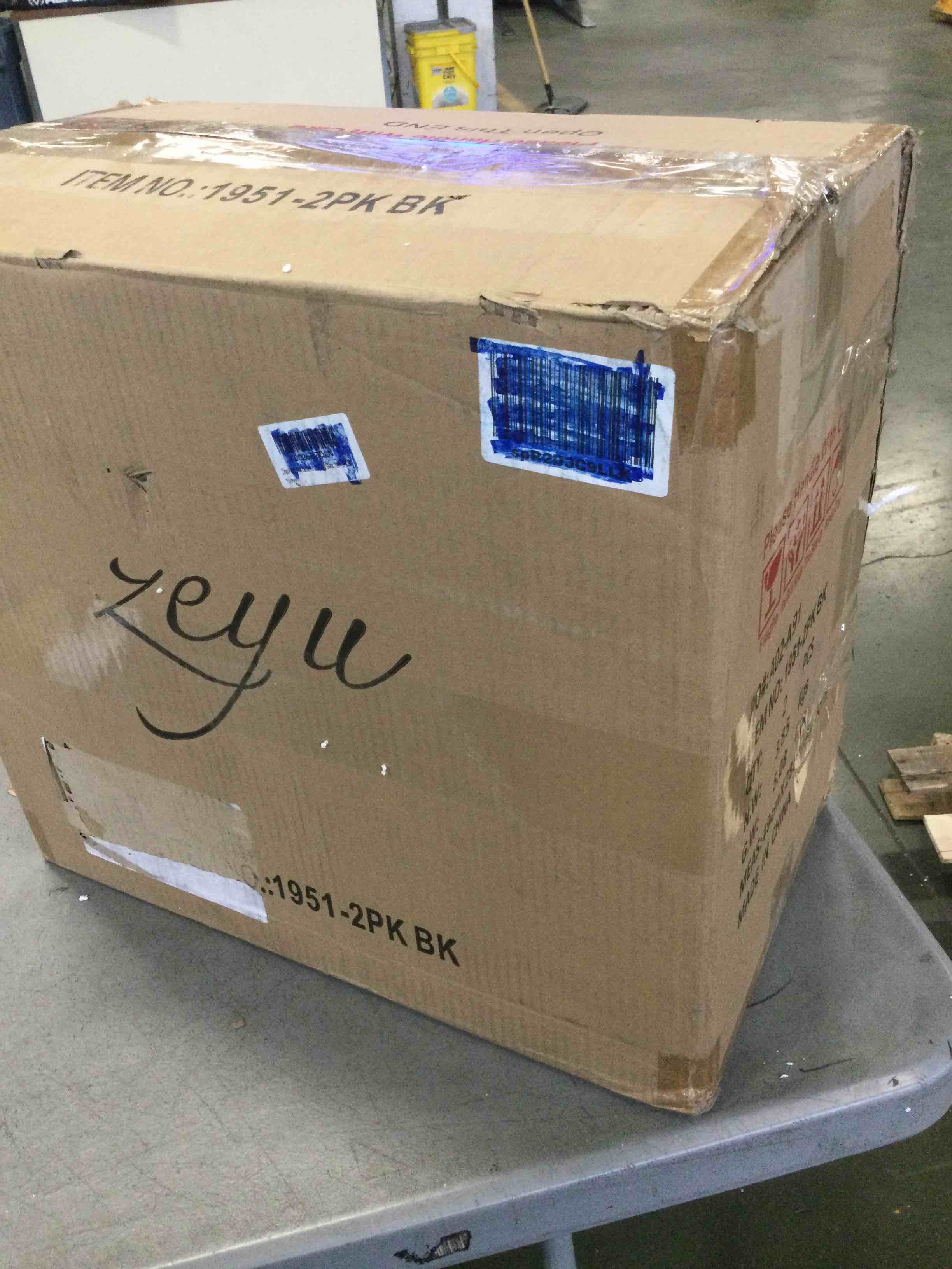https://s3.amazonaws.com/lotting-images-prod/bidfta/BLU5799340_1705611558905.jpeg