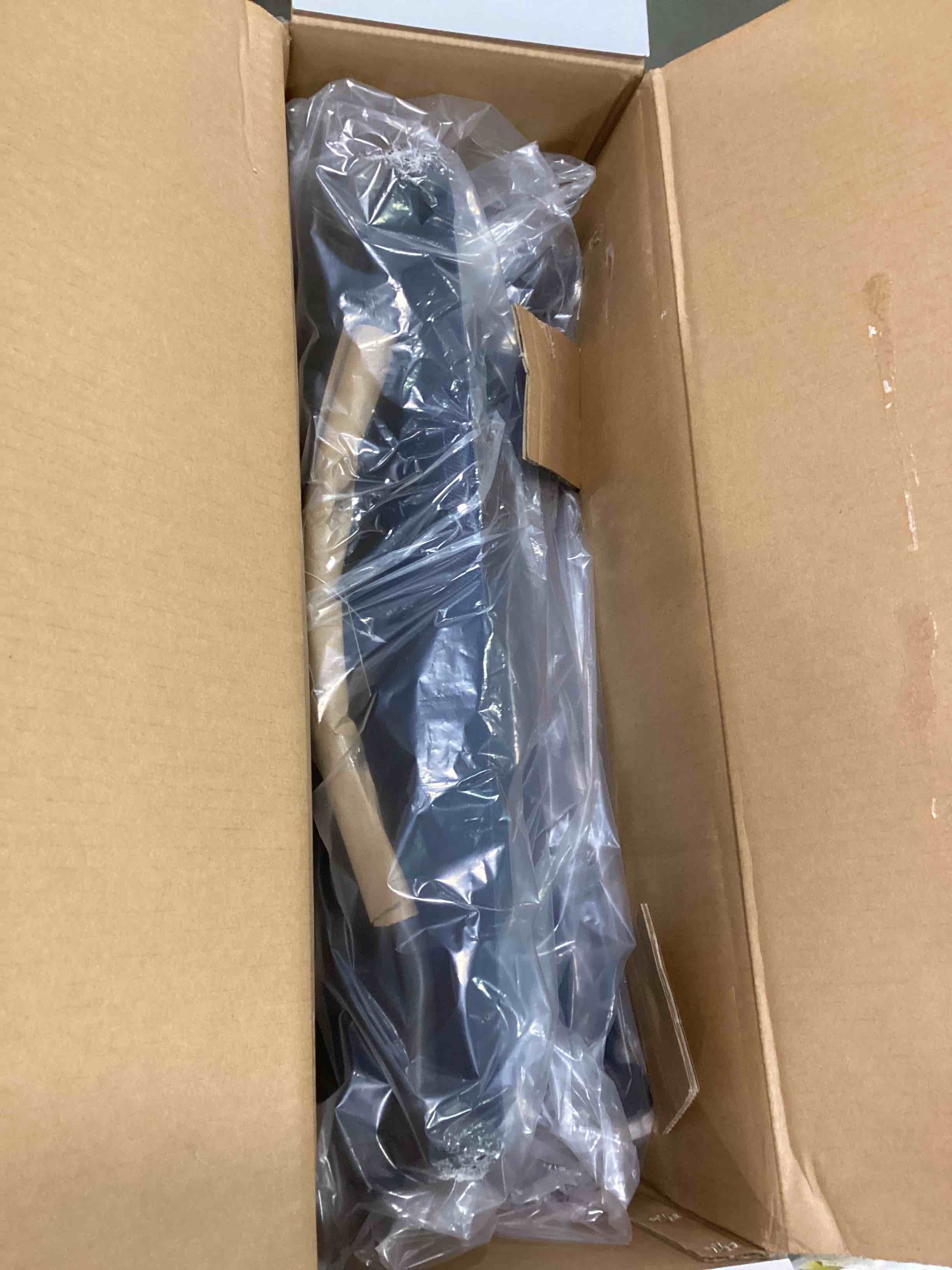 https://s3.amazonaws.com/lotting-images-prod/bidfta/BLU5799568_1705149323052.jpeg