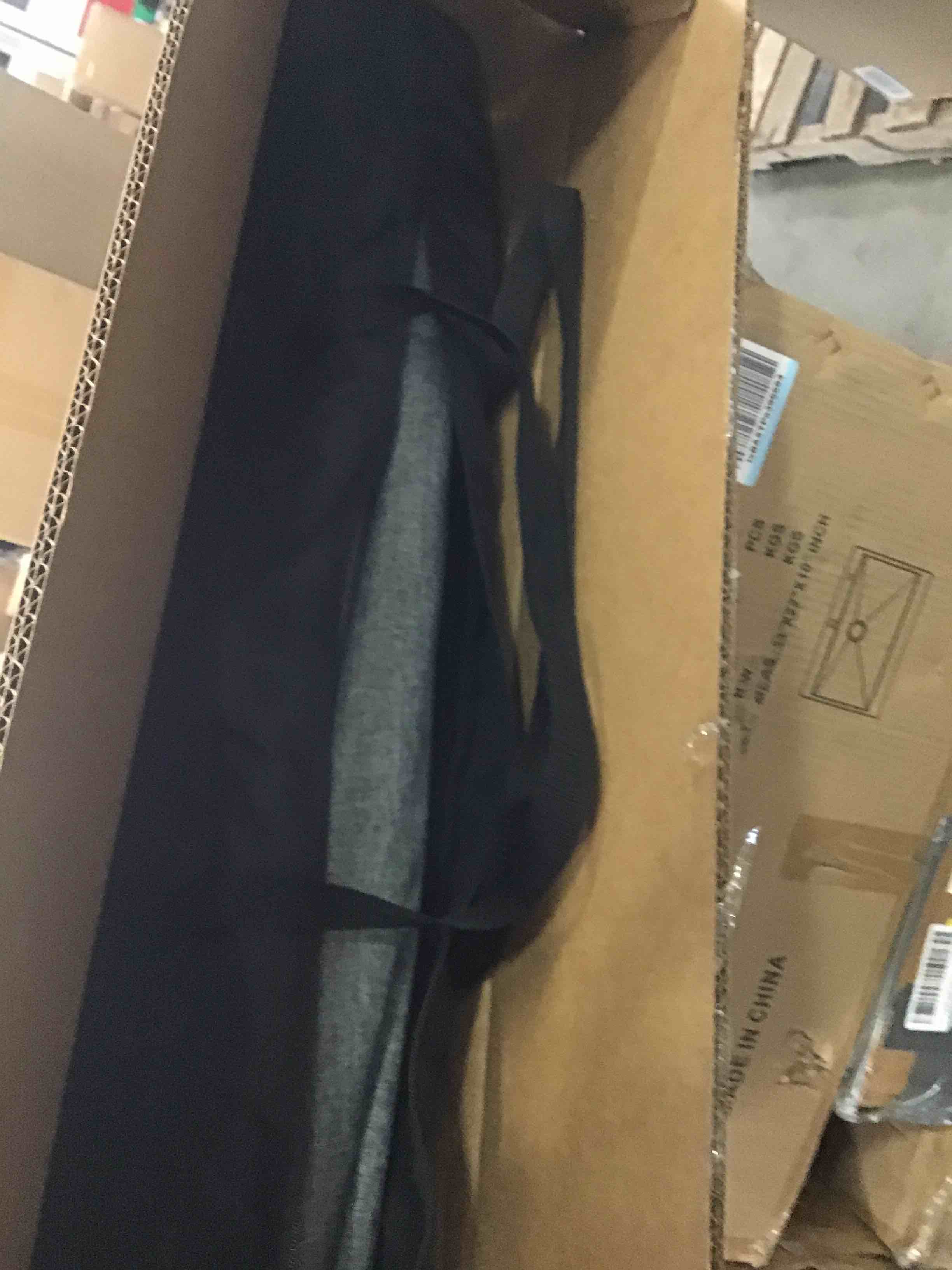 https://s3.amazonaws.com/lotting-images-prod/bidfta/BLU5799939_1705352497583.jpeg